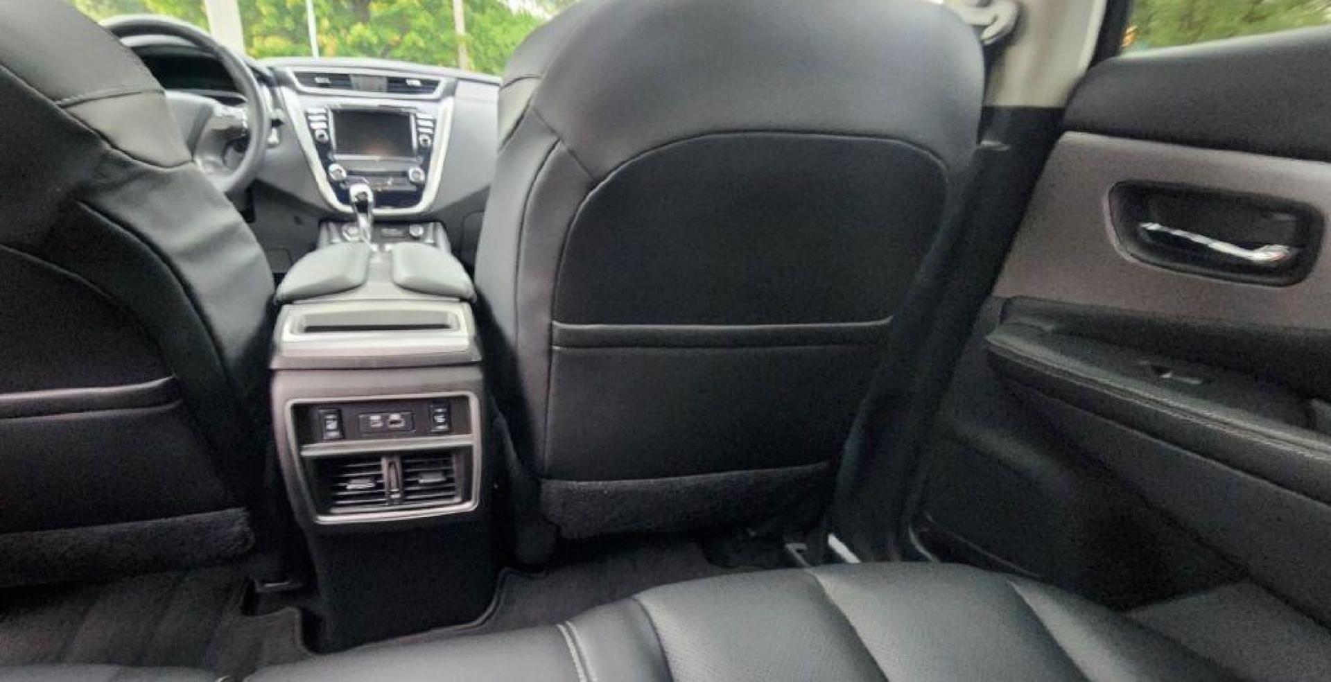 2023 GRAY NISSAN MURANO SL - AWD (5N1AZ2CS9PC) with an 3.5L engine, Automatic transmission, located at 101 S. Halleck St., DeMotte, 46310, (219) 987-2922, 41.202343, -87.198189 - Photo#20