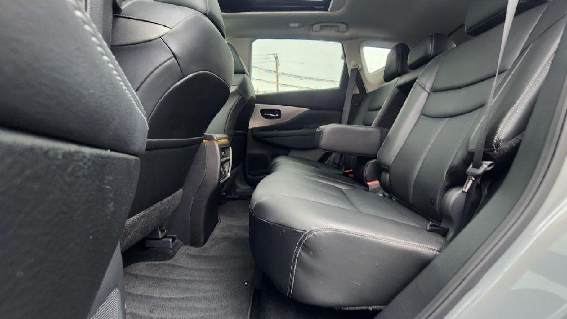 2023 GRAY NISSAN MURANO SL - AWD (5N1AZ2CS9PC) with an 3.5L engine, Automatic transmission, located at 101 S. Halleck St., DeMotte, 46310, (219) 987-2922, 41.202343, -87.198189 - Photo#5