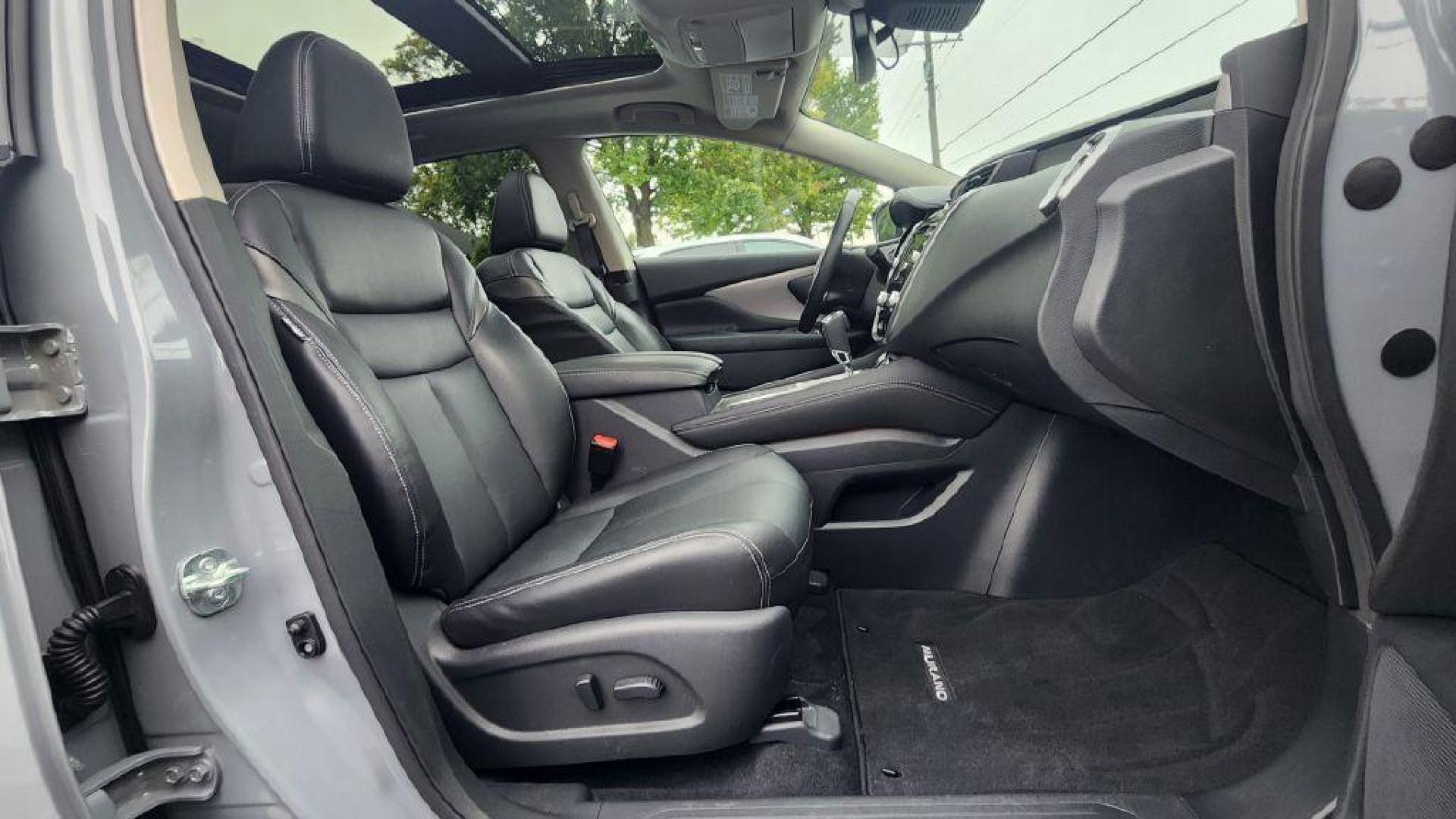 2023 GRAY NISSAN MURANO SL - AWD (5N1AZ2CS9PC) with an 3.5L engine, Automatic transmission, located at 101 S. Halleck St., DeMotte, 46310, (219) 987-2922, 41.202343, -87.198189 - Photo#7