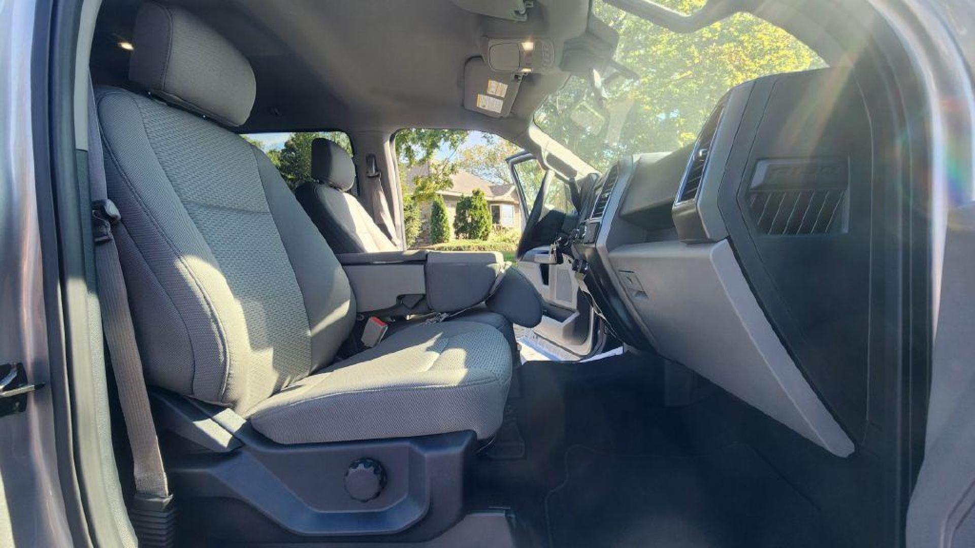 2020 LT GRA FORD F150 SUPERCREW - 4WD (1FTEW1E40LF) with an 3.5L engine, Automatic transmission, located at 101 S. Halleck St., DeMotte, 46310, (219) 987-2922, 41.202343, -87.198189 - Photo#8