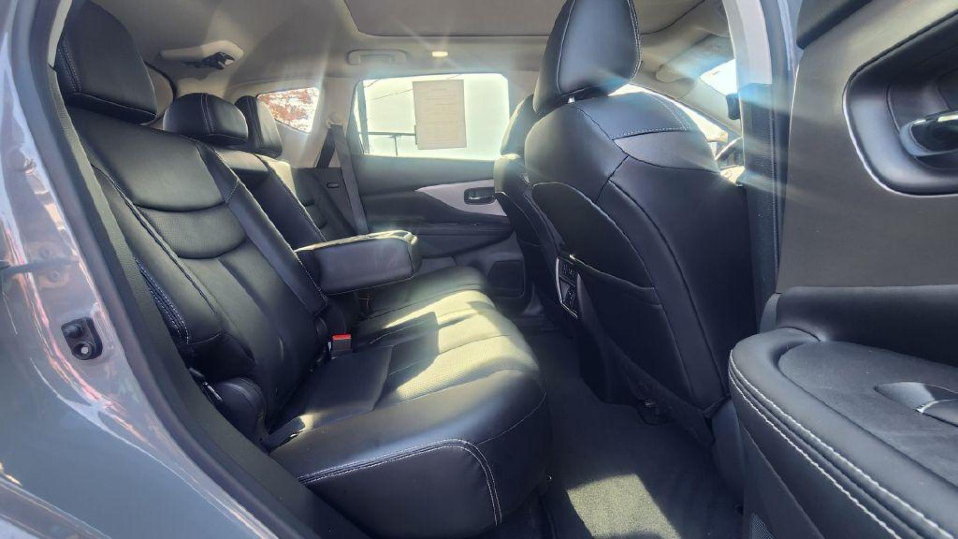 2023 GRAY NISSAN MURANO SL - AWD (5N1AZ2CS2PC) with an 3.5L engine, Automatic transmission, located at 101 S. Halleck St., DeMotte, 46310, (219) 987-2922, 41.202343, -87.198189 - Photo#6