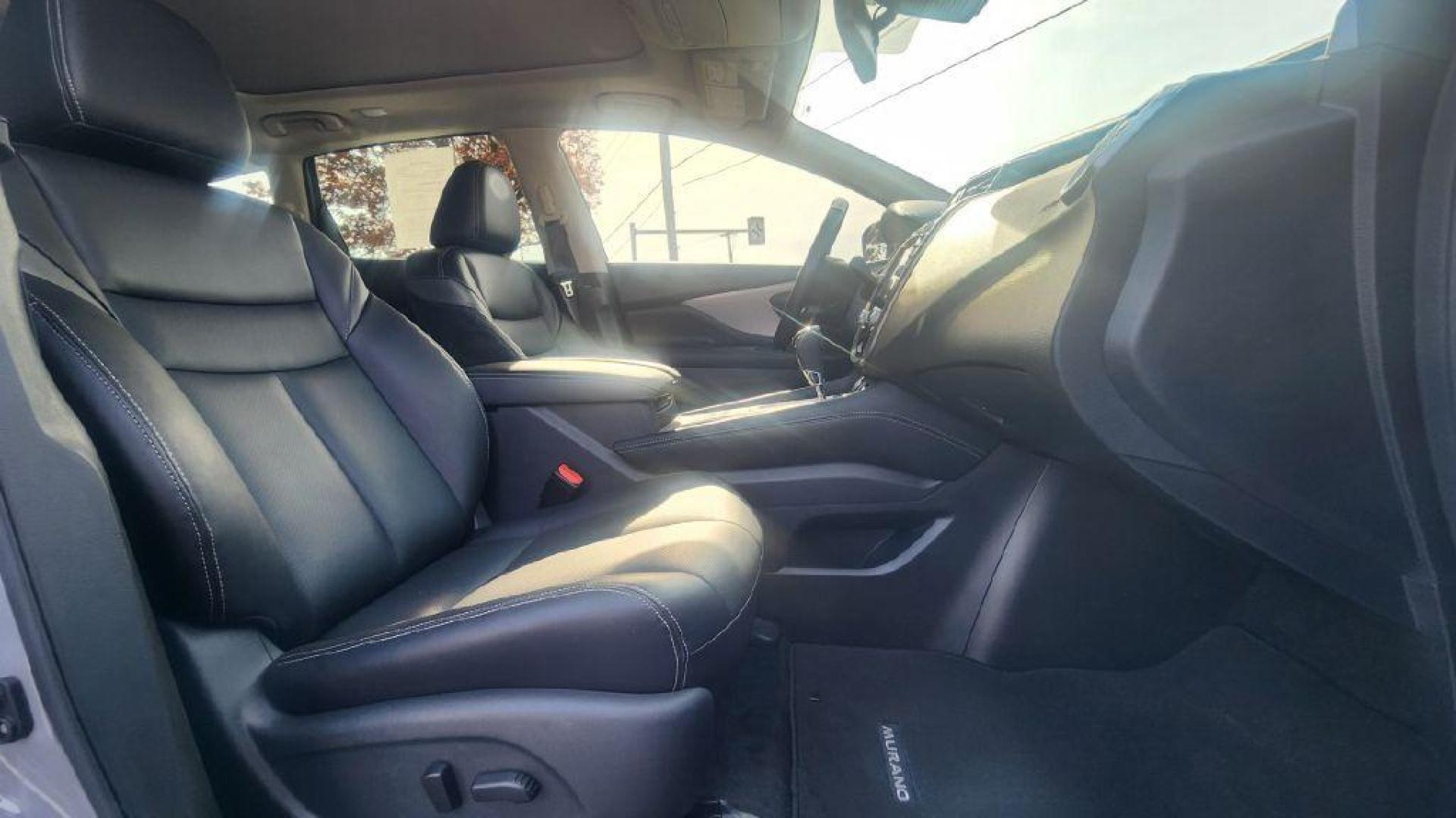 2023 GRAY NISSAN MURANO SL - AWD (5N1AZ2CS2PC) with an 3.5L engine, Automatic transmission, located at 101 S. Halleck St., DeMotte, 46310, (219) 987-2922, 41.202343, -87.198189 - Photo#7