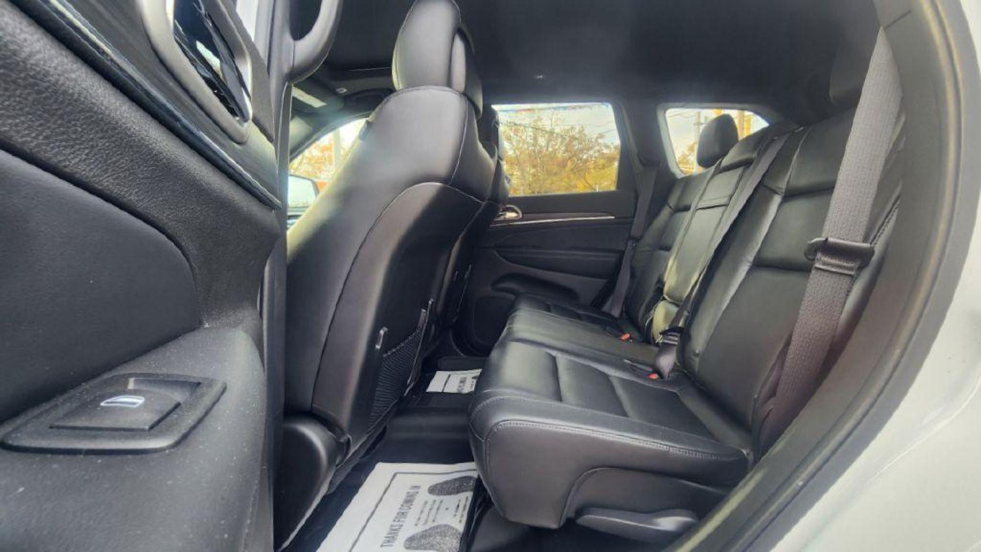 2021 WHITE JEEP GRAND CHEROKEE LIMITED - 4WD (1C4RJFBG9MC) with an 3.6L engine, Automatic transmission, located at 101 S. Halleck St., DeMotte, 46310, (219) 987-2922, 41.202343, -87.198189 - Photo#5