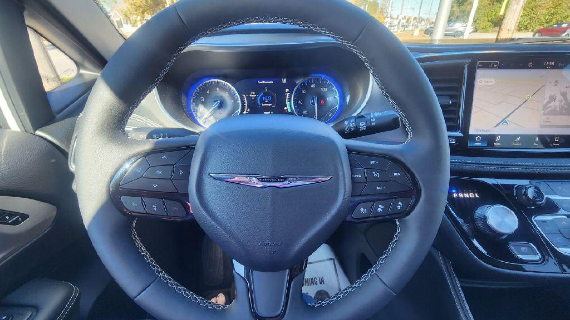 2024 WHITE CHRYSLER PACIFICA LIMITED - FWD (2C4RC1GG2RR) with an 3.6L engine, Automatic transmission, located at 101 S. Halleck St., DeMotte, 46310, (219) 987-2922, 41.202343, -87.198189 - Photo#12