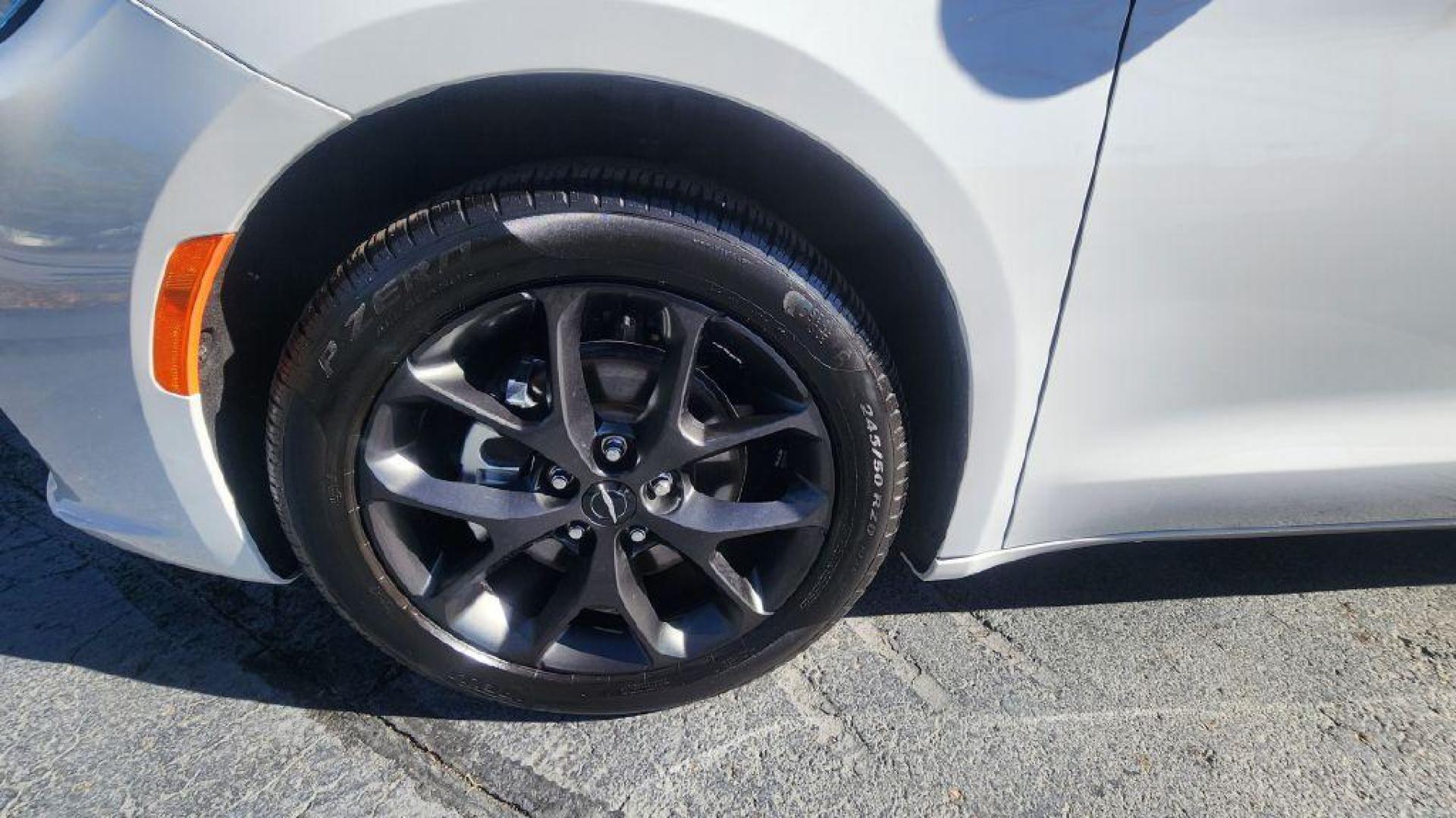 2024 WHITE CHRYSLER PACIFICA LIMITED - FWD (2C4RC1GG2RR) with an 3.6L engine, Automatic transmission, located at 101 S. Halleck St., DeMotte, 46310, (219) 987-2922, 41.202343, -87.198189 - Photo#28