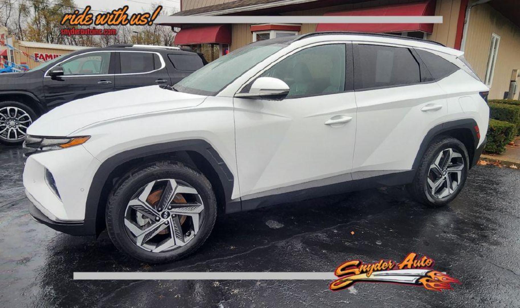 2024 WHITE HYUNDAI TUCSON LIMITED - AWD (5NMJECDE0RH) with an 2.5L engine, Automatic transmission, located at 101 S. Halleck St., DeMotte, 46310, (219) 987-2922, 41.202343, -87.198189 - Photo#0