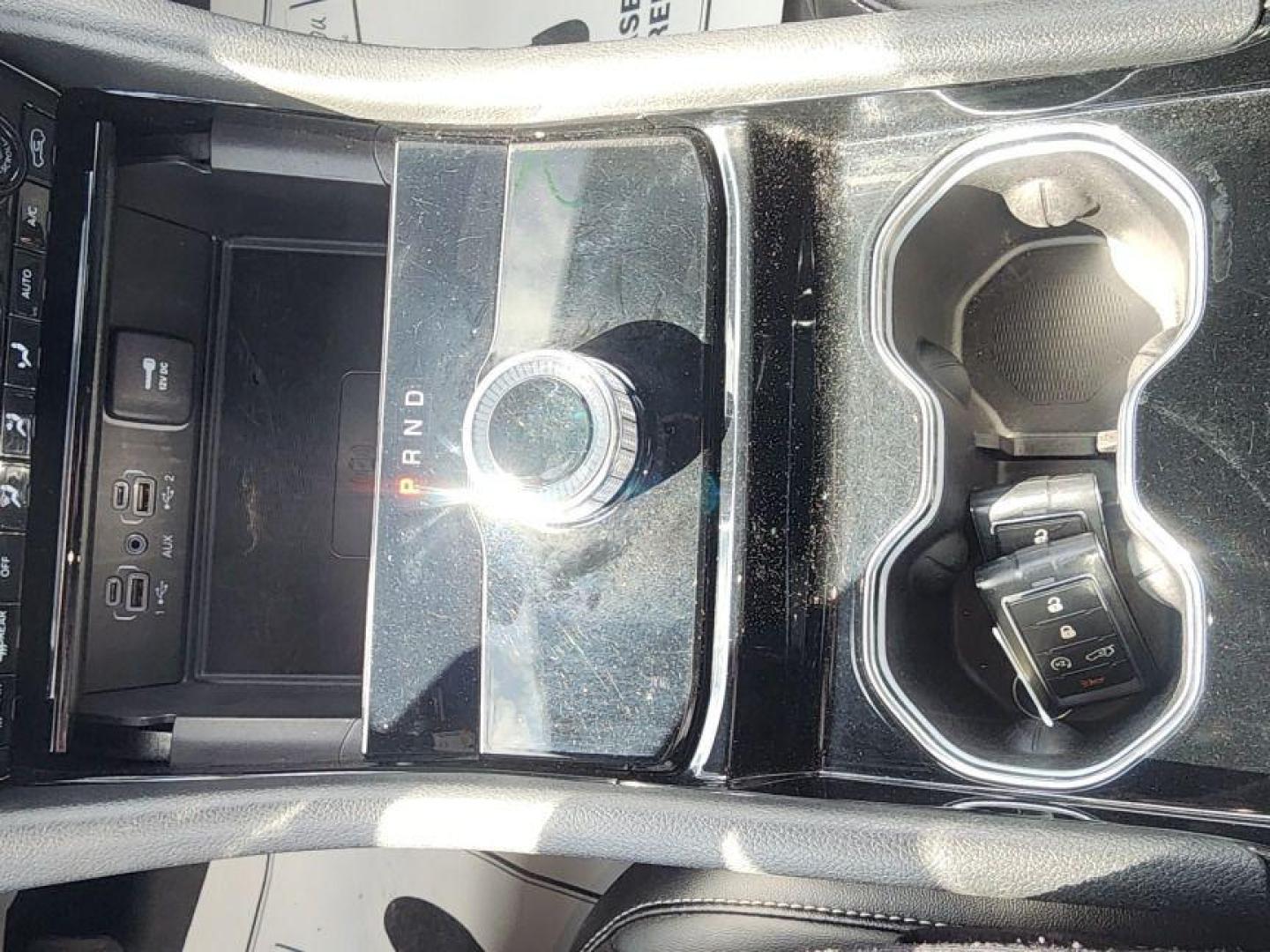 2023 WHITE JEEP GRAND CHEROKEE LAREDO - 4WD (1C4RJHAG7PC) with an 3.6L engine, Automatic transmission, located at 101 S. Halleck St., DeMotte, 46310, (219) 987-2922, 41.202343, -87.198189 - Photo#15