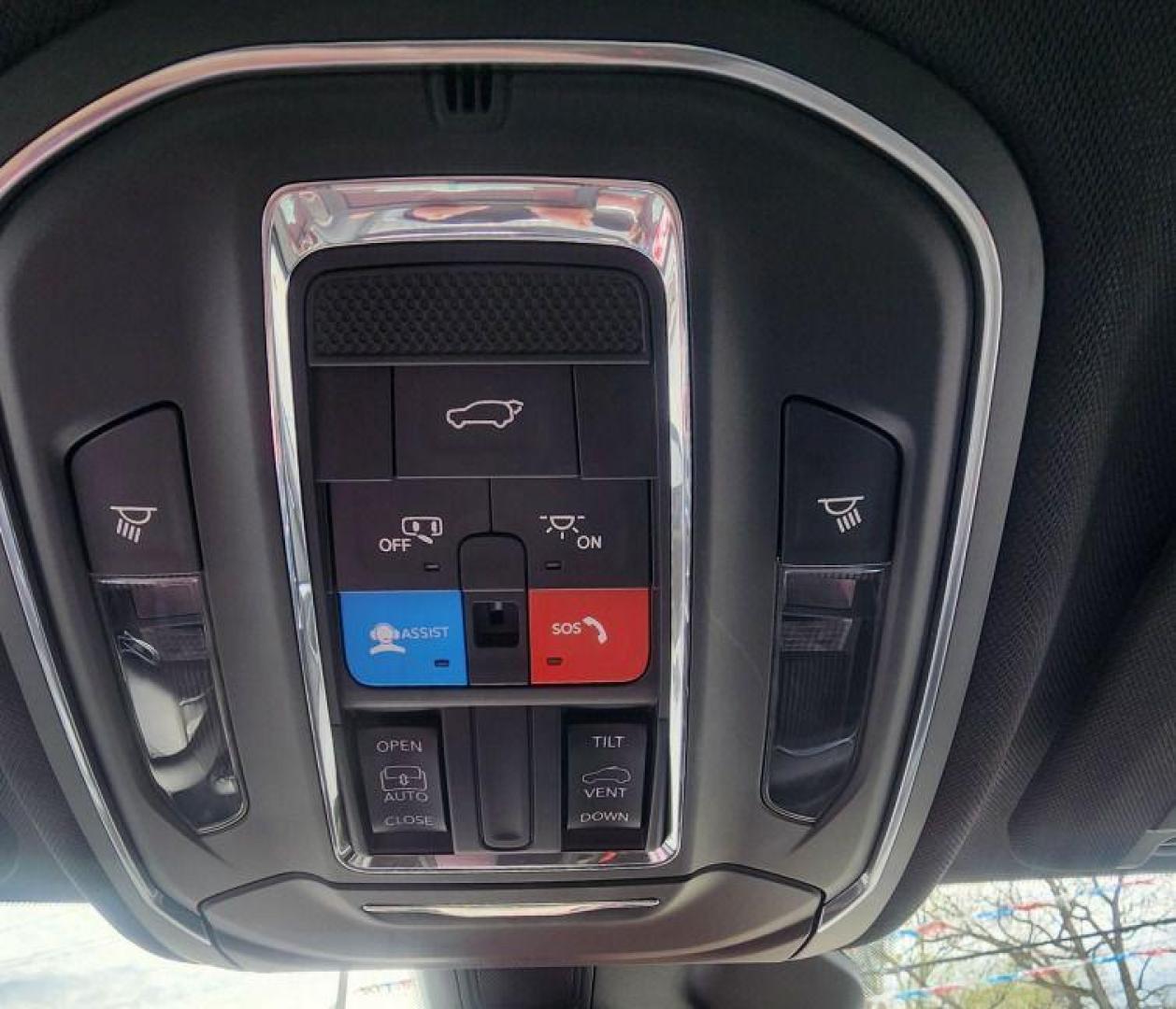 2024 BURGUN JEEP GRAND CHEROKEE ALTITUDE X - 4WD (1C4RJHAG9RC) with an 3.6L engine, Automatic transmission, located at 101 S. Halleck St., DeMotte, 46310, (219) 987-2922, 41.202343, -87.198189 - Photo#18