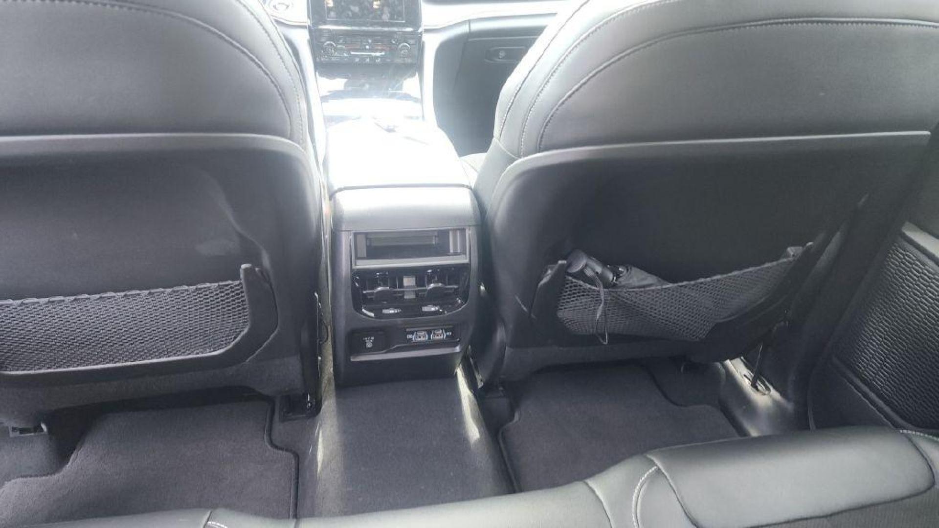 2024 BURGUN JEEP GRAND CHEROKEE ALTITUDE X - 4WD (1C4RJHAG9RC) with an 3.6L engine, Automatic transmission, located at 101 S. Halleck St., DeMotte, 46310, (219) 987-2922, 41.202343, -87.198189 - Photo#20