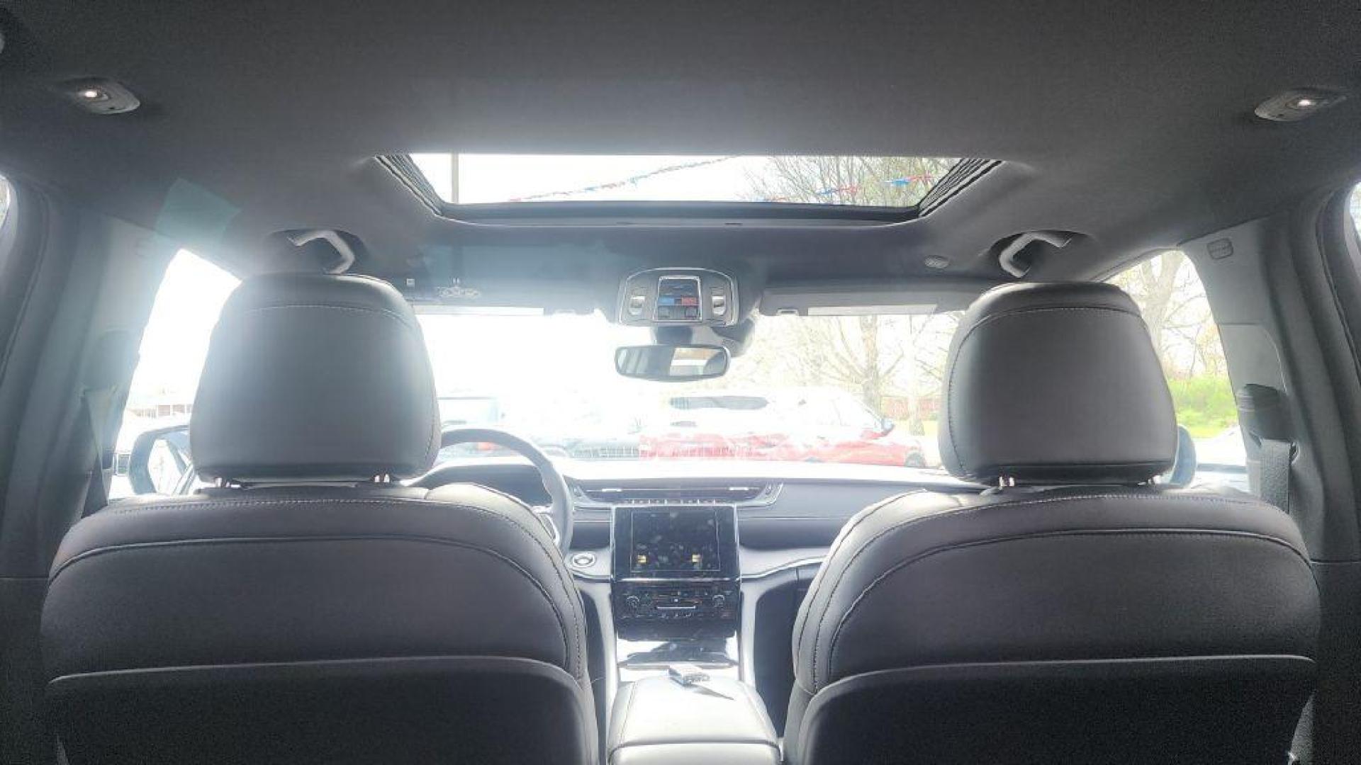 2024 BURGUN JEEP GRAND CHEROKEE ALTITUDE X - 4WD (1C4RJHAG9RC) with an 3.6L engine, Automatic transmission, located at 101 S. Halleck St., DeMotte, 46310, (219) 987-2922, 41.202343, -87.198189 - Photo#21
