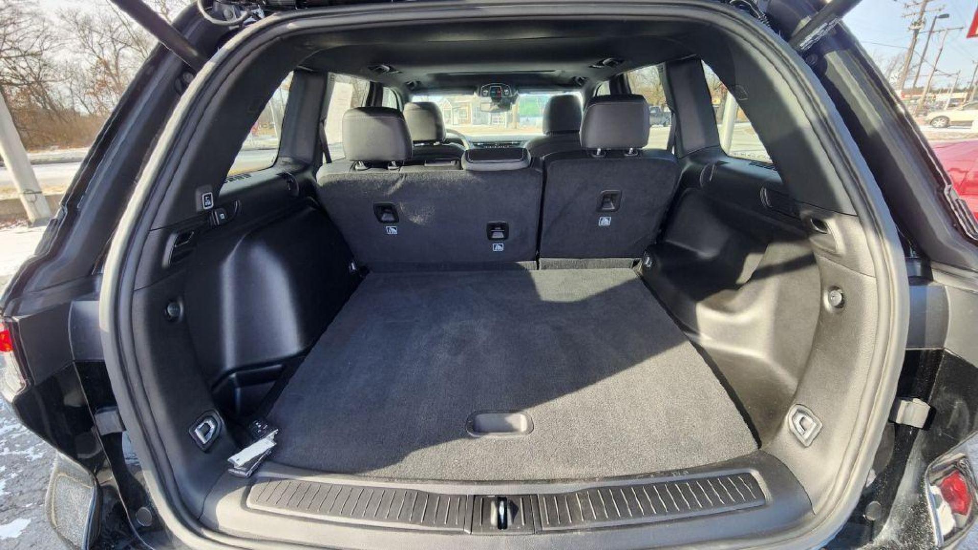 2024 BLACK JEEP GRAND CHEROKEE LAREDO X - 4WD (1C4RJHAG8RC) with an 3.6L engine, Automatic transmission, located at 101 S. Halleck St., DeMotte, 46310, (219) 987-2922, 41.202343, -87.198189 - Photo#21