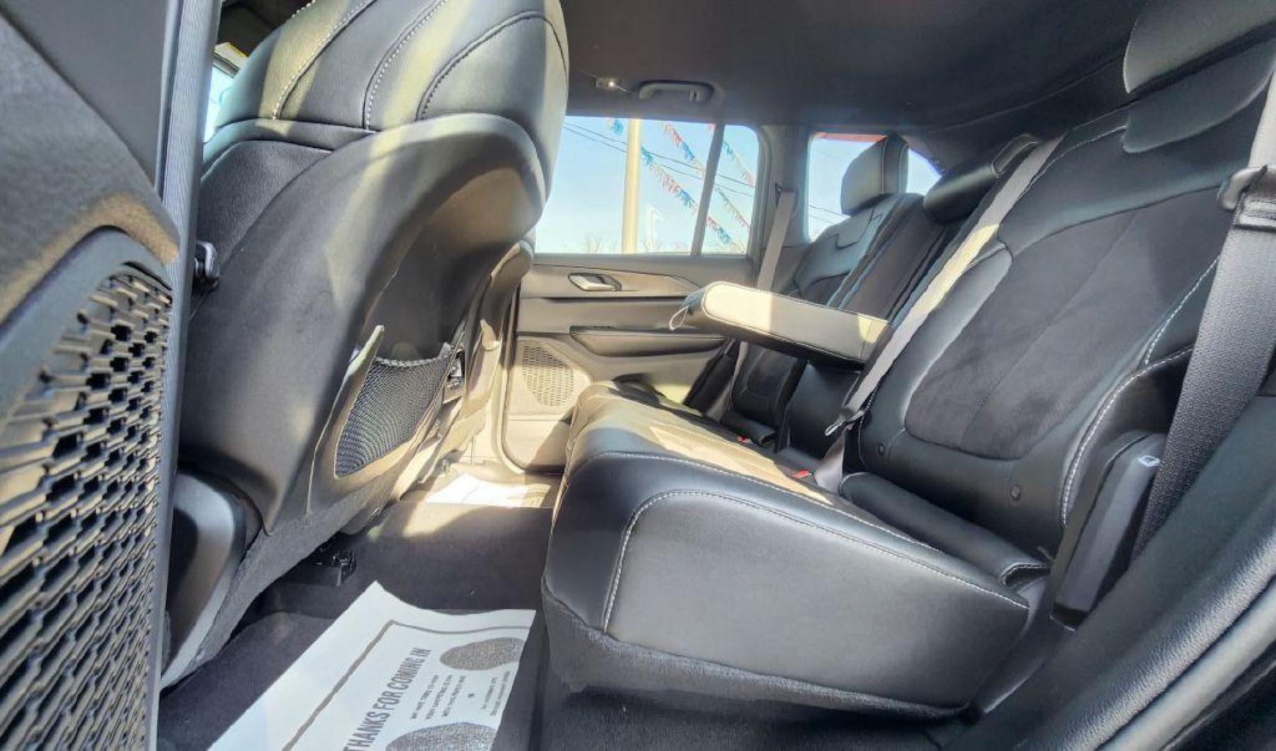2024 BLACK JEEP GRAND CHEROKEE LAREDO X - 4WD (1C4RJHAG8RC) with an 3.6L engine, Automatic transmission, located at 101 S. Halleck St., DeMotte, 46310, (219) 987-2922, 41.202343, -87.198189 - Photo#5
