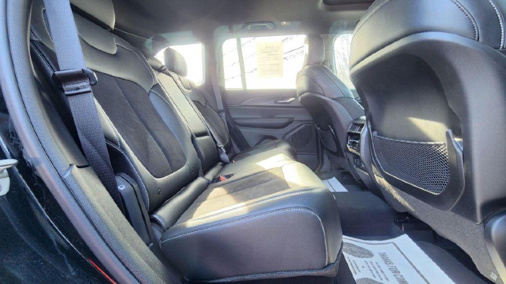 2024 BLACK JEEP GRAND CHEROKEE LAREDO X - 4WD (1C4RJHAG8RC) with an 3.6L engine, Automatic transmission, located at 101 S. Halleck St., DeMotte, 46310, (219) 987-2922, 41.202343, -87.198189 - Photo#6