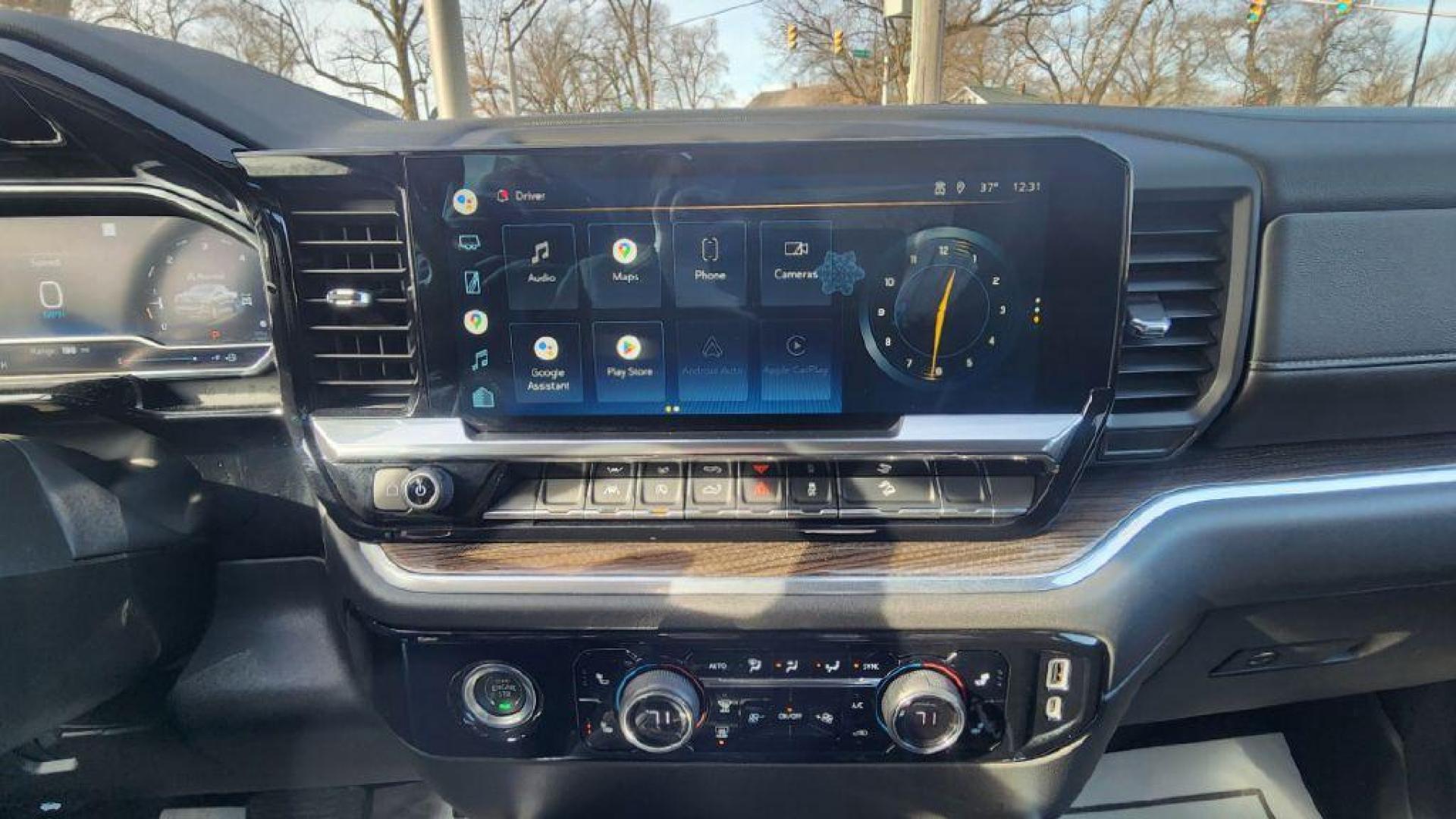 2022 GRAY CHEVROLET SILVERADO 1500 LT -4WD (2GCUDDED5N1) with an 5.3L engine, Automatic transmission, located at 101 S. Halleck St., DeMotte, 46310, (219) 987-2922, 41.202343, -87.198189 - Photo#14