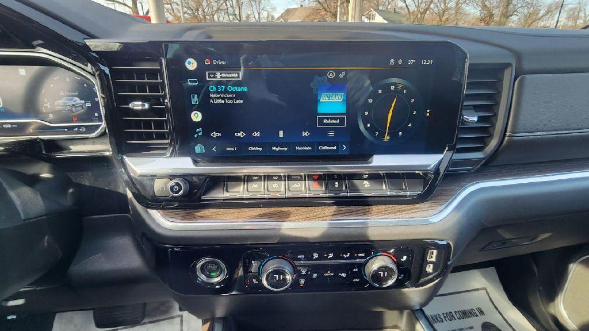 2022 GRAY CHEVROLET SILVERADO 1500 LT -4WD (2GCUDDED5N1) with an 5.3L engine, Automatic transmission, located at 101 S. Halleck St., DeMotte, 46310, (219) 987-2922, 41.202343, -87.198189 - Photo#15