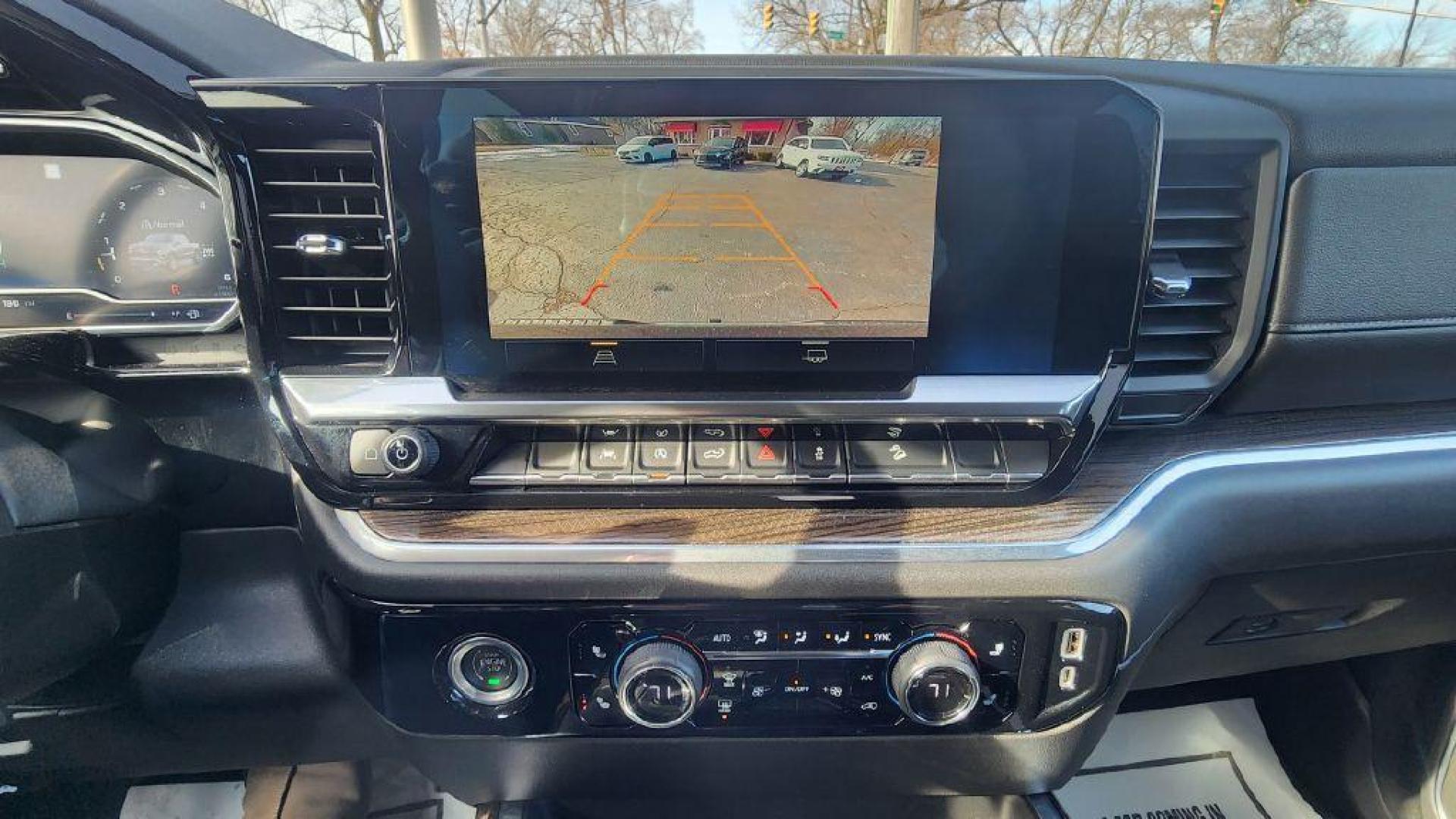 2022 GRAY CHEVROLET SILVERADO 1500 LT -4WD (2GCUDDED5N1) with an 5.3L engine, Automatic transmission, located at 101 S. Halleck St., DeMotte, 46310, (219) 987-2922, 41.202343, -87.198189 - Photo#16