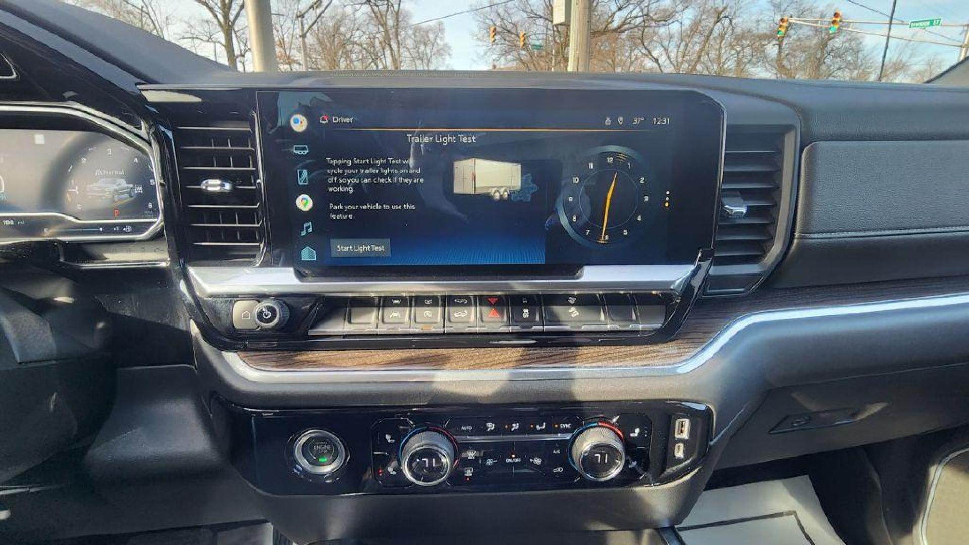 2022 GRAY CHEVROLET SILVERADO 1500 LT -4WD (2GCUDDED5N1) with an 5.3L engine, Automatic transmission, located at 101 S. Halleck St., DeMotte, 46310, (219) 987-2922, 41.202343, -87.198189 - Photo#17