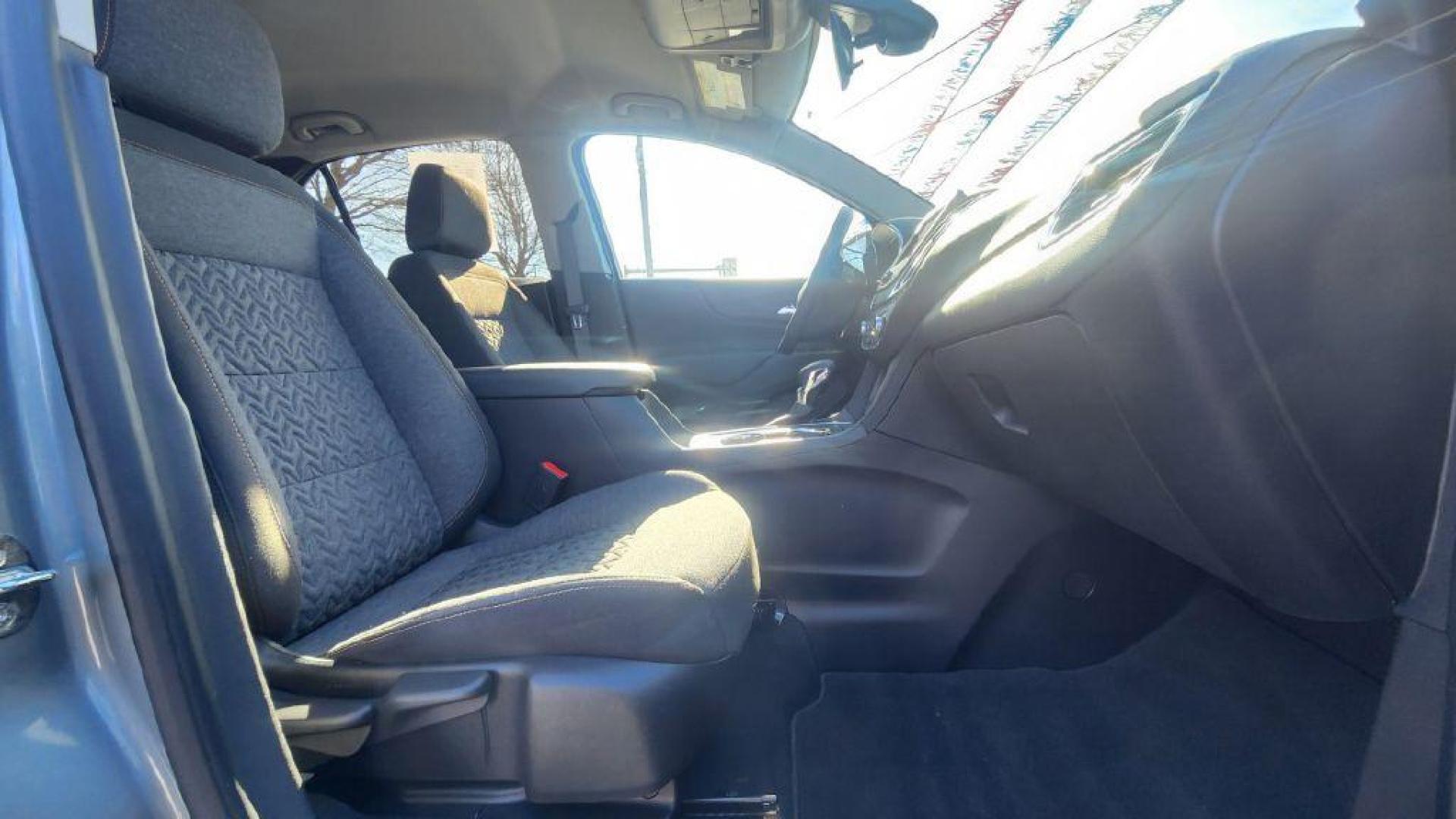 2023 GRAY CHEVROLET EQUINOX LT - AWD (3GNAXUEG6PS) with an 1.5L engine, Automatic transmission, located at 101 S. Halleck St., DeMotte, 46310, (219) 987-2922, 41.202343, -87.198189 - Photo#7