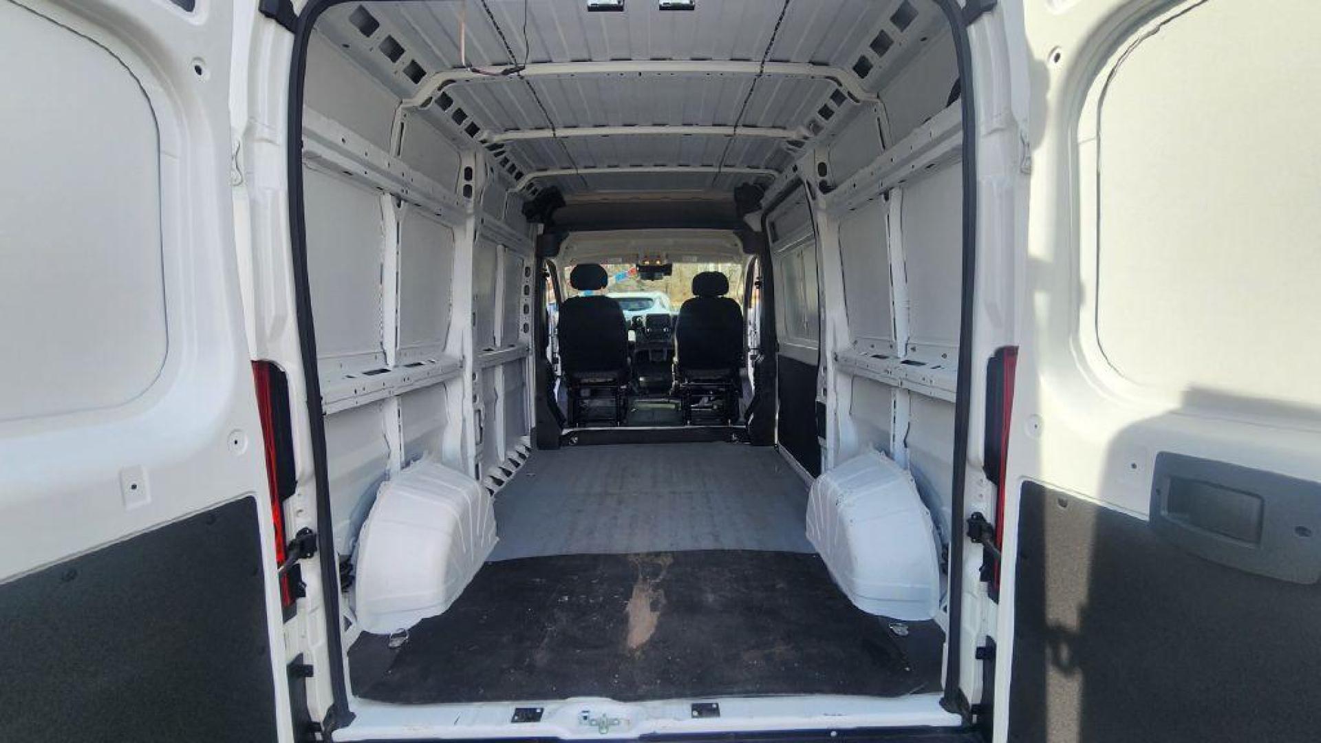 2023 WHITE RAM PROMASTER 1500 1500 HIGH BASE (3C6LRVBG6PE) with an 3.6L engine, Automatic transmission, located at 101 S. Halleck St., DeMotte, 46310, (219) 987-2922, 41.202343, -87.198189 - Photo#7