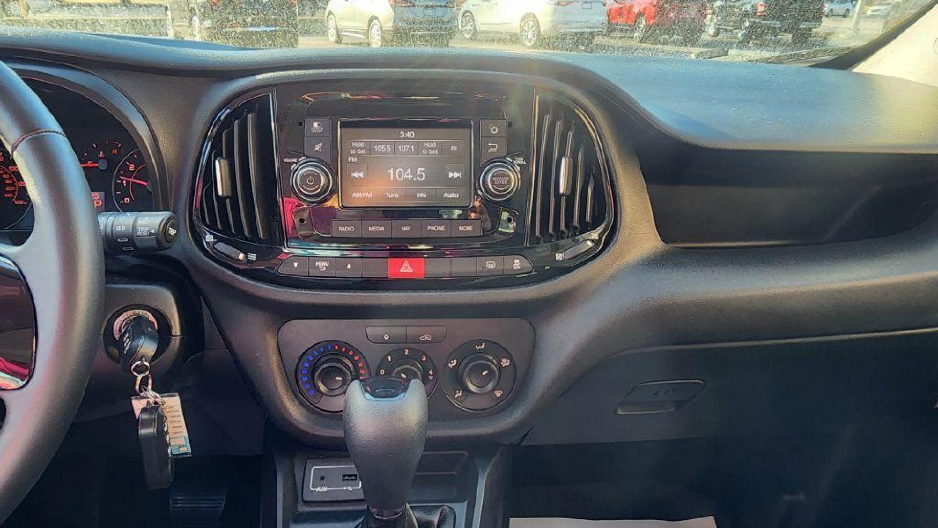 2019 WHITE RAM PROMASTER CITY SLT - FWD (ZFBHRFBB5K6) with an 2.4L engine, Automatic transmission, located at 101 S. Halleck St., DeMotte, 46310, (219) 987-2922, 41.202343, -87.198189 - Photo#12