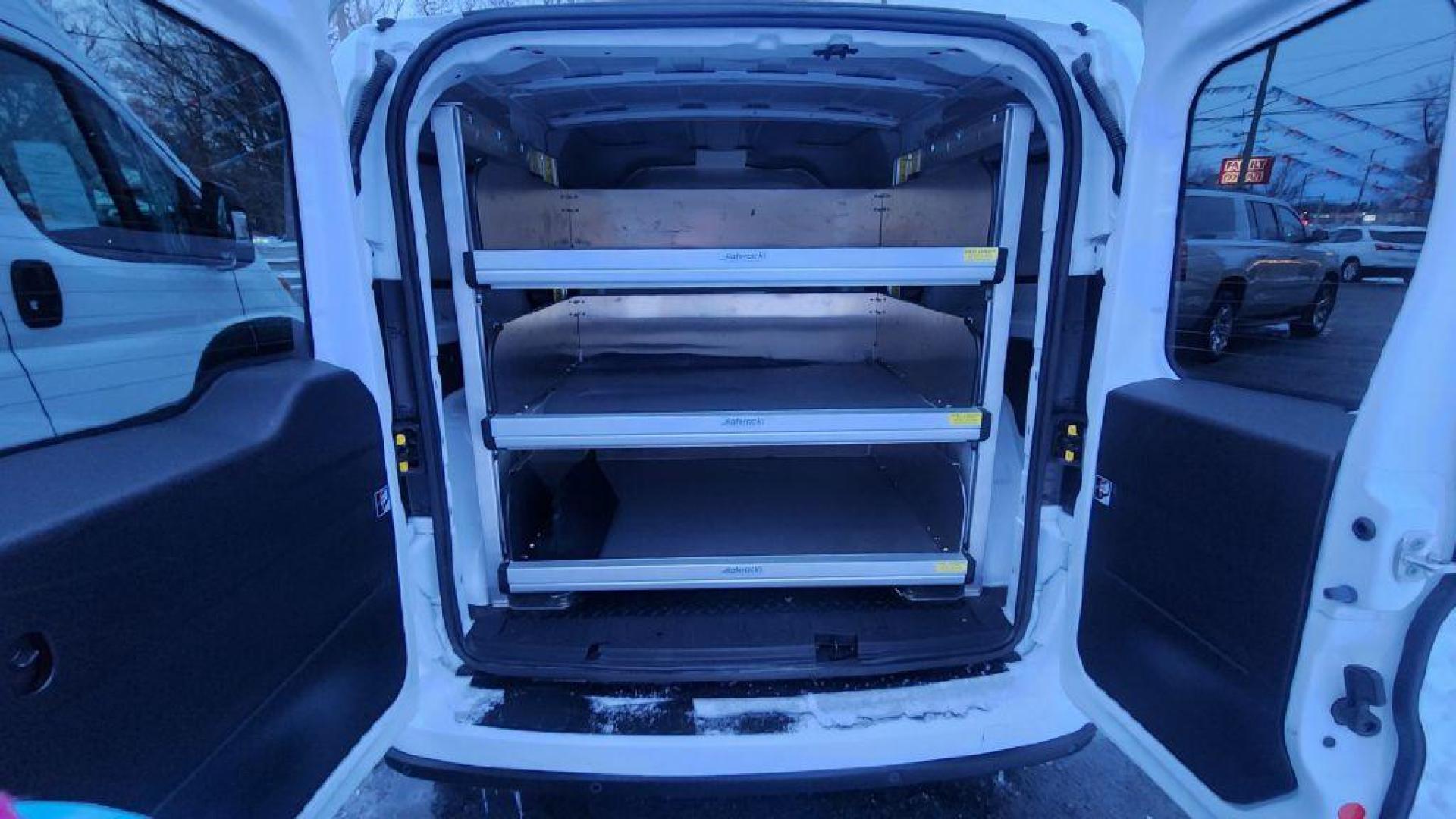 2019 WHITE RAM PROMASTER CITY SLT - FWD (ZFBHRFBB5K6) with an 2.4L engine, Automatic transmission, located at 101 S. Halleck St., DeMotte, 46310, (219) 987-2922, 41.202343, -87.198189 - Photo#2