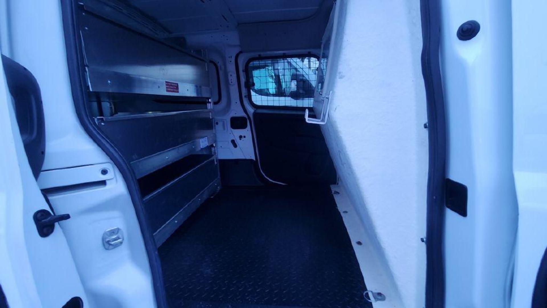 2019 WHITE RAM PROMASTER CITY SLT - FWD (ZFBHRFBB5K6) with an 2.4L engine, Automatic transmission, located at 101 S. Halleck St., DeMotte, 46310, (219) 987-2922, 41.202343, -87.198189 - Photo#4