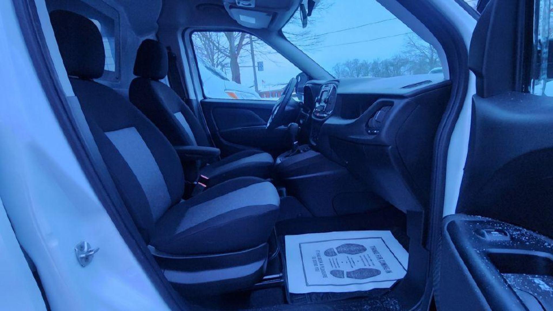 2019 WHITE RAM PROMASTER CITY SLT - FWD (ZFBHRFBB5K6) with an 2.4L engine, Automatic transmission, located at 101 S. Halleck St., DeMotte, 46310, (219) 987-2922, 41.202343, -87.198189 - Photo#6