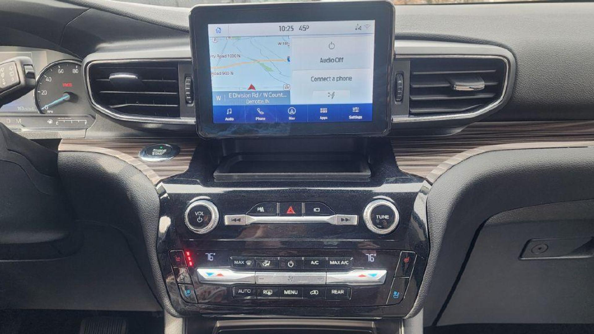 2021 BLUE FORD EXPLORER LIMITED -4WD (1FM5K8FW7MN) with an 3.3L engine, Automatic transmission, located at 101 S. Halleck St., DeMotte, 46310, (219) 987-2922, 41.202343, -87.198189 - Photo#13