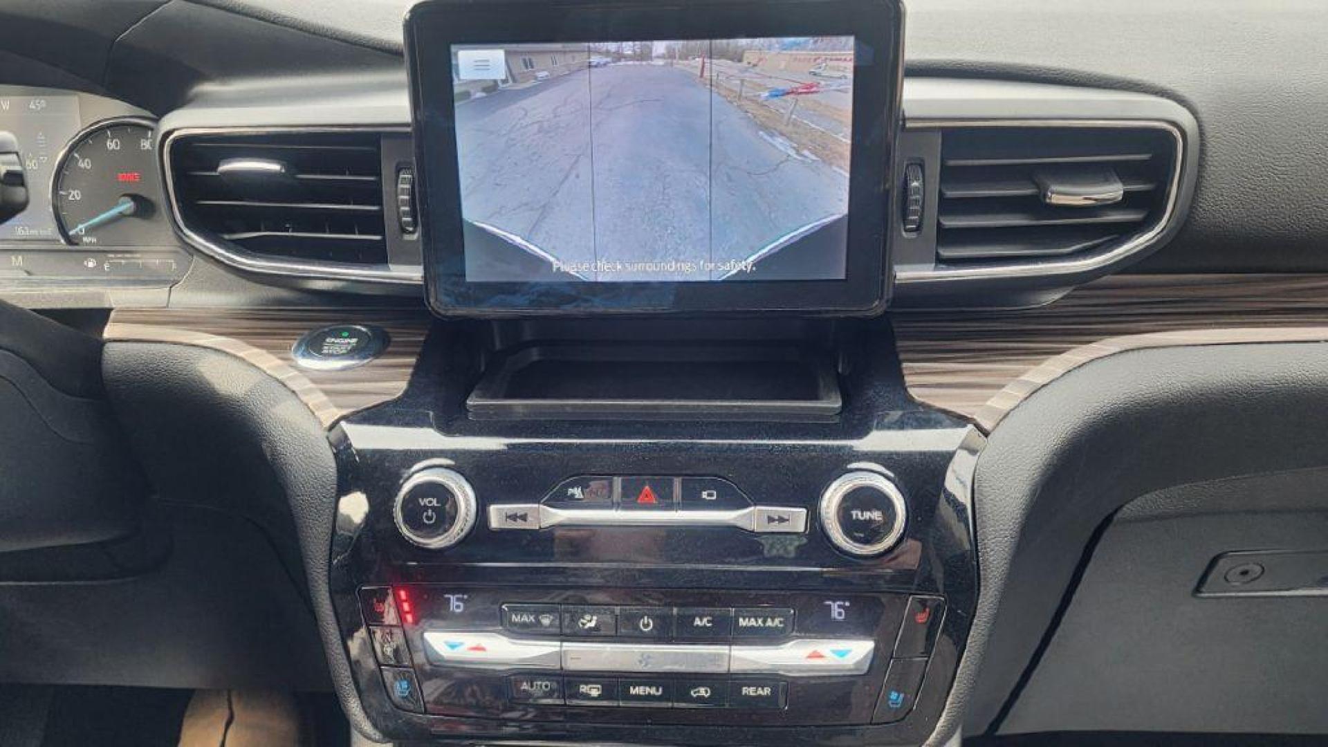 2021 BLUE FORD EXPLORER LIMITED -4WD (1FM5K8FW7MN) with an 3.3L engine, Automatic transmission, located at 101 S. Halleck St., DeMotte, 46310, (219) 987-2922, 41.202343, -87.198189 - Photo#14