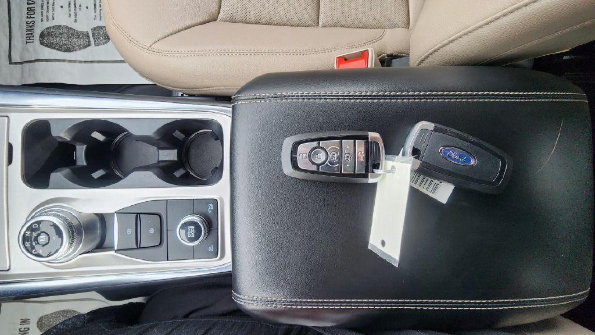 2021 BLUE FORD EXPLORER LIMITED -4WD (1FM5K8FW7MN) with an 3.3L engine, Automatic transmission, located at 101 S. Halleck St., DeMotte, 46310, (219) 987-2922, 41.202343, -87.198189 - Photo#19