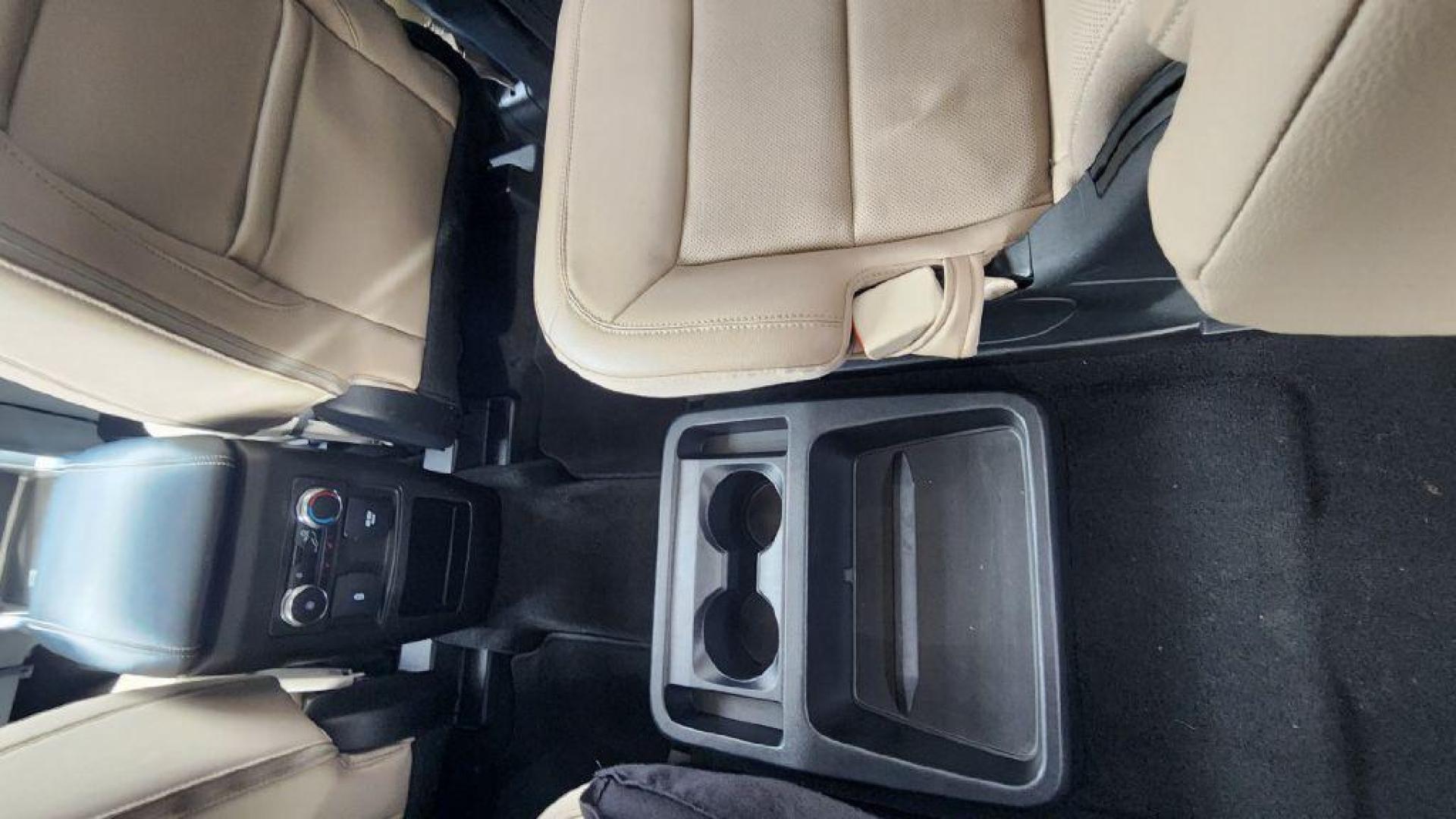 2021 BLUE FORD EXPLORER LIMITED -4WD (1FM5K8FW7MN) with an 3.3L engine, Automatic transmission, located at 101 S. Halleck St., DeMotte, 46310, (219) 987-2922, 41.202343, -87.198189 - Photo#22