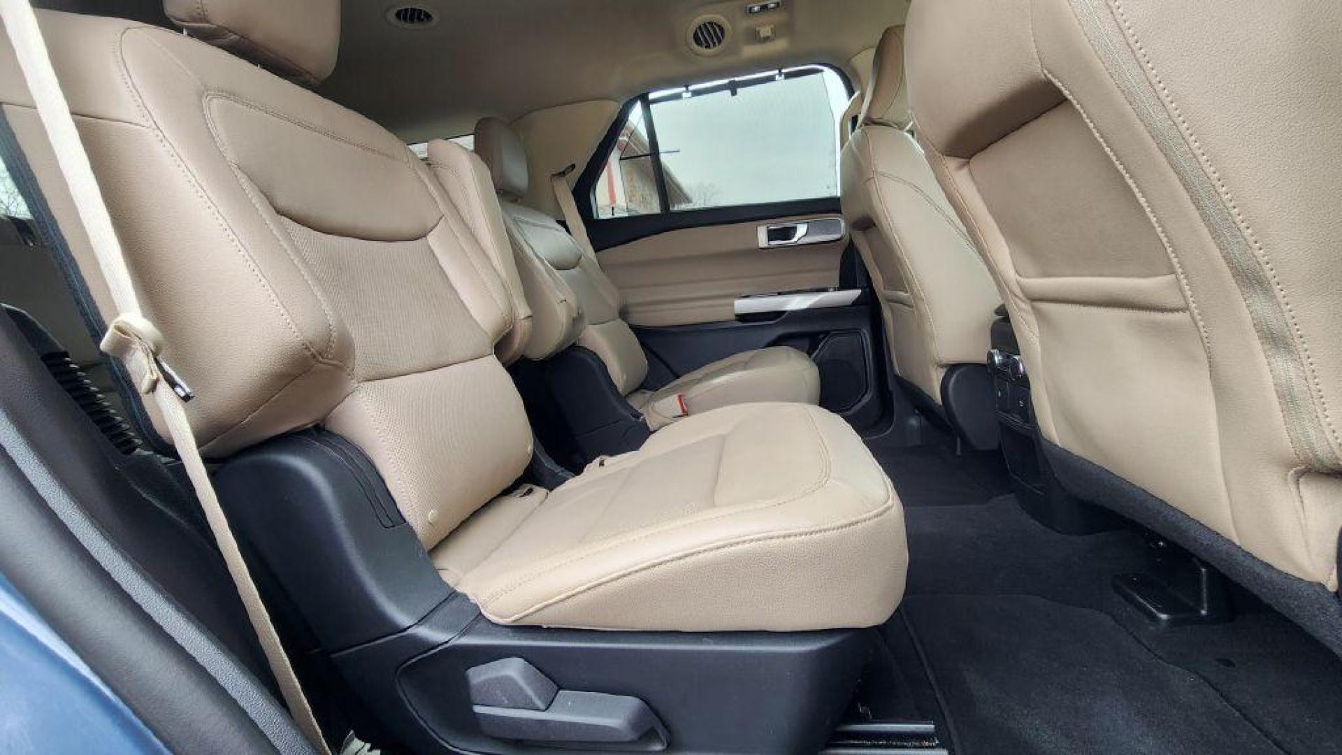 2021 BLUE FORD EXPLORER LIMITED -4WD (1FM5K8FW7MN) with an 3.3L engine, Automatic transmission, located at 101 S. Halleck St., DeMotte, 46310, (219) 987-2922, 41.202343, -87.198189 - Photo#7