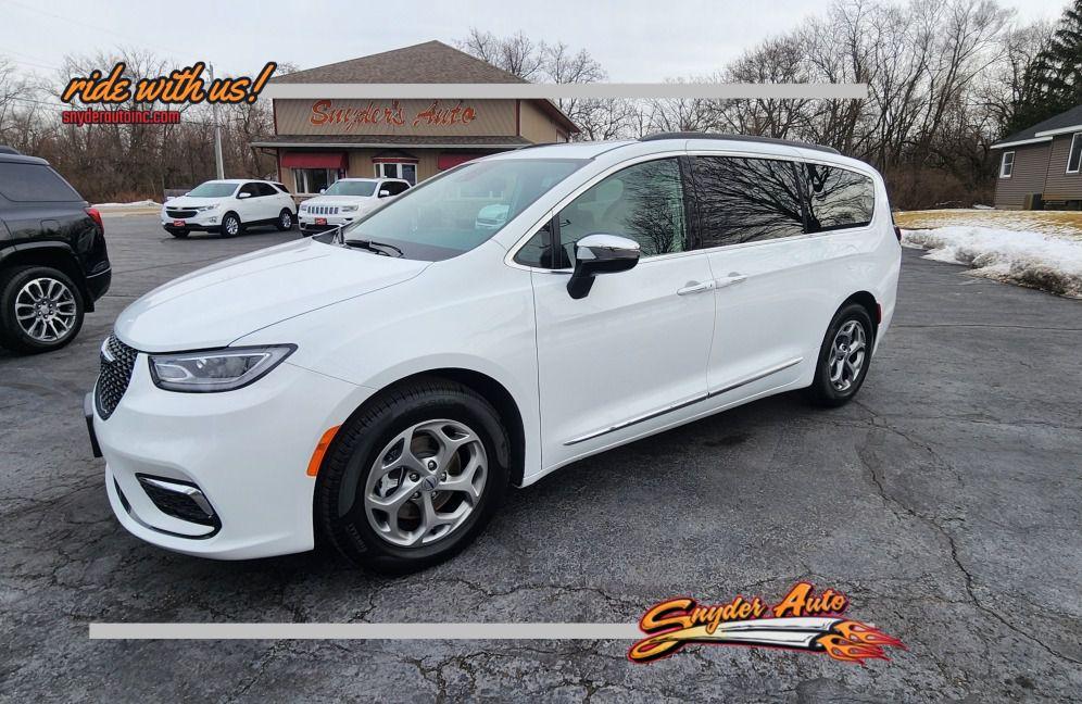 photo of 2023 CHRYSLER PACIFICA LIMITED - FWD