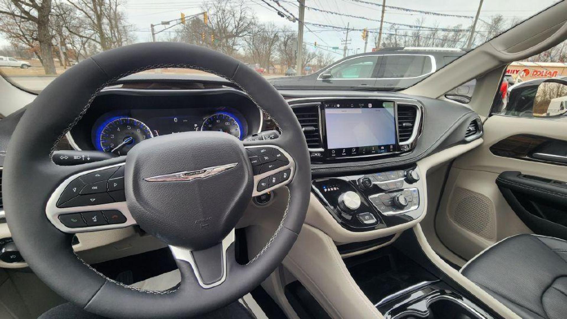 2023 WHITE CHRYSLER PACIFICA LIMITED - FWD (2C4RC1GG1PR) with an 3.6L engine, Automatic transmission, located at 101 S. Halleck St., DeMotte, 46310, (219) 987-2922, 41.202343, -87.198189 - Photo#10