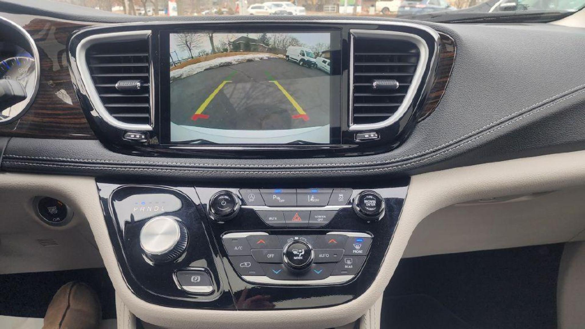 2023 WHITE CHRYSLER PACIFICA LIMITED - FWD (2C4RC1GG1PR) with an 3.6L engine, Automatic transmission, located at 101 S. Halleck St., DeMotte, 46310, (219) 987-2922, 41.202343, -87.198189 - Photo#15