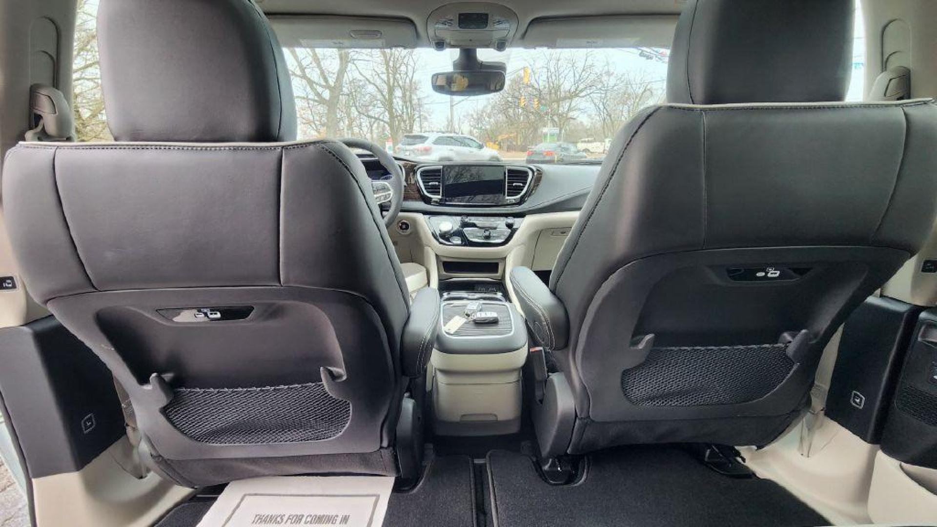 2023 WHITE CHRYSLER PACIFICA LIMITED - FWD (2C4RC1GG1PR) with an 3.6L engine, Automatic transmission, located at 101 S. Halleck St., DeMotte, 46310, (219) 987-2922, 41.202343, -87.198189 - Photo#23