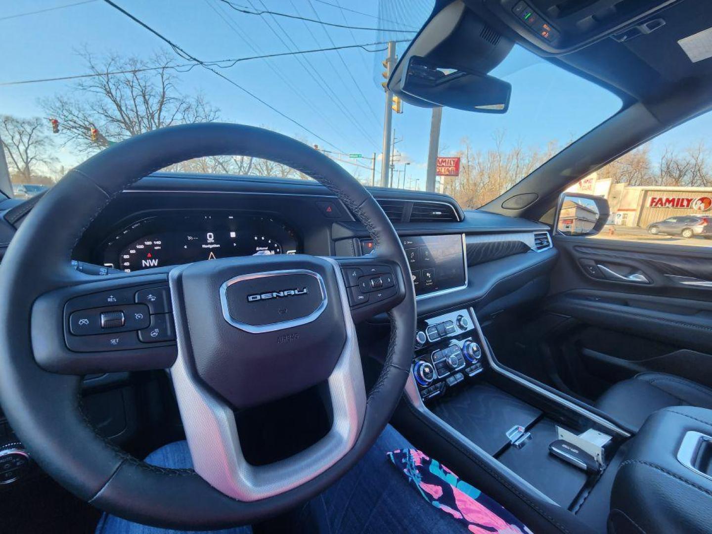 2023 WHITE GMC YUKON XL DENALI - 4WD (1GKS2JKL7PR) with an 6.2L engine, Automatic transmission, located at 101 S. Halleck St., DeMotte, 46310, (219) 987-2922, 41.202343, -87.198189 - Photo#11
