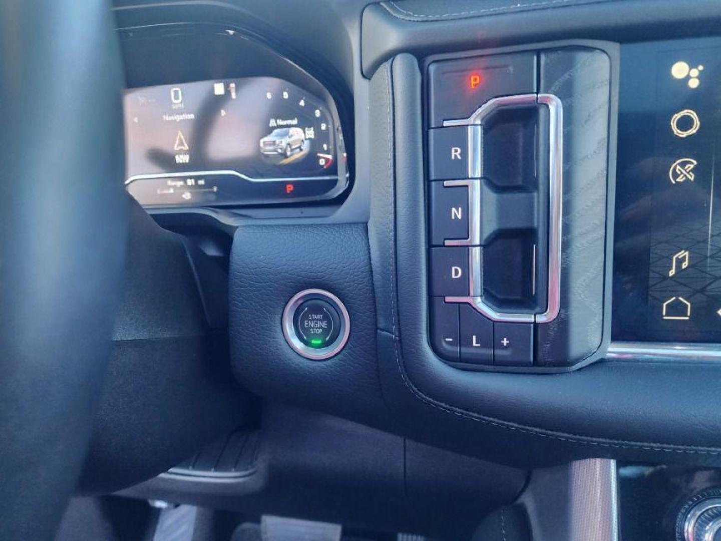 2023 WHITE GMC YUKON XL DENALI - 4WD (1GKS2JKL7PR) with an 6.2L engine, Automatic transmission, located at 101 S. Halleck St., DeMotte, 46310, (219) 987-2922, 41.202343, -87.198189 - Photo#16