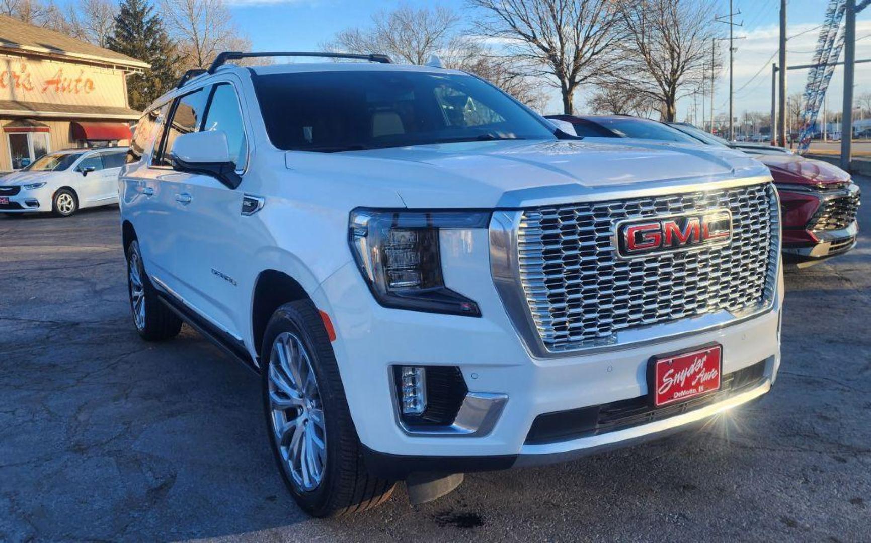 2023 WHITE GMC YUKON XL DENALI - 4WD (1GKS2JKL7PR) with an 6.2L engine, Automatic transmission, located at 101 S. Halleck St., DeMotte, 46310, (219) 987-2922, 41.202343, -87.198189 - Photo#1