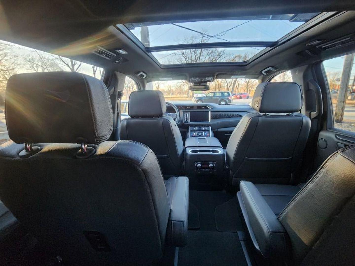 2023 WHITE GMC YUKON XL DENALI - 4WD (1GKS2JKL7PR) with an 6.2L engine, Automatic transmission, located at 101 S. Halleck St., DeMotte, 46310, (219) 987-2922, 41.202343, -87.198189 - Photo#29