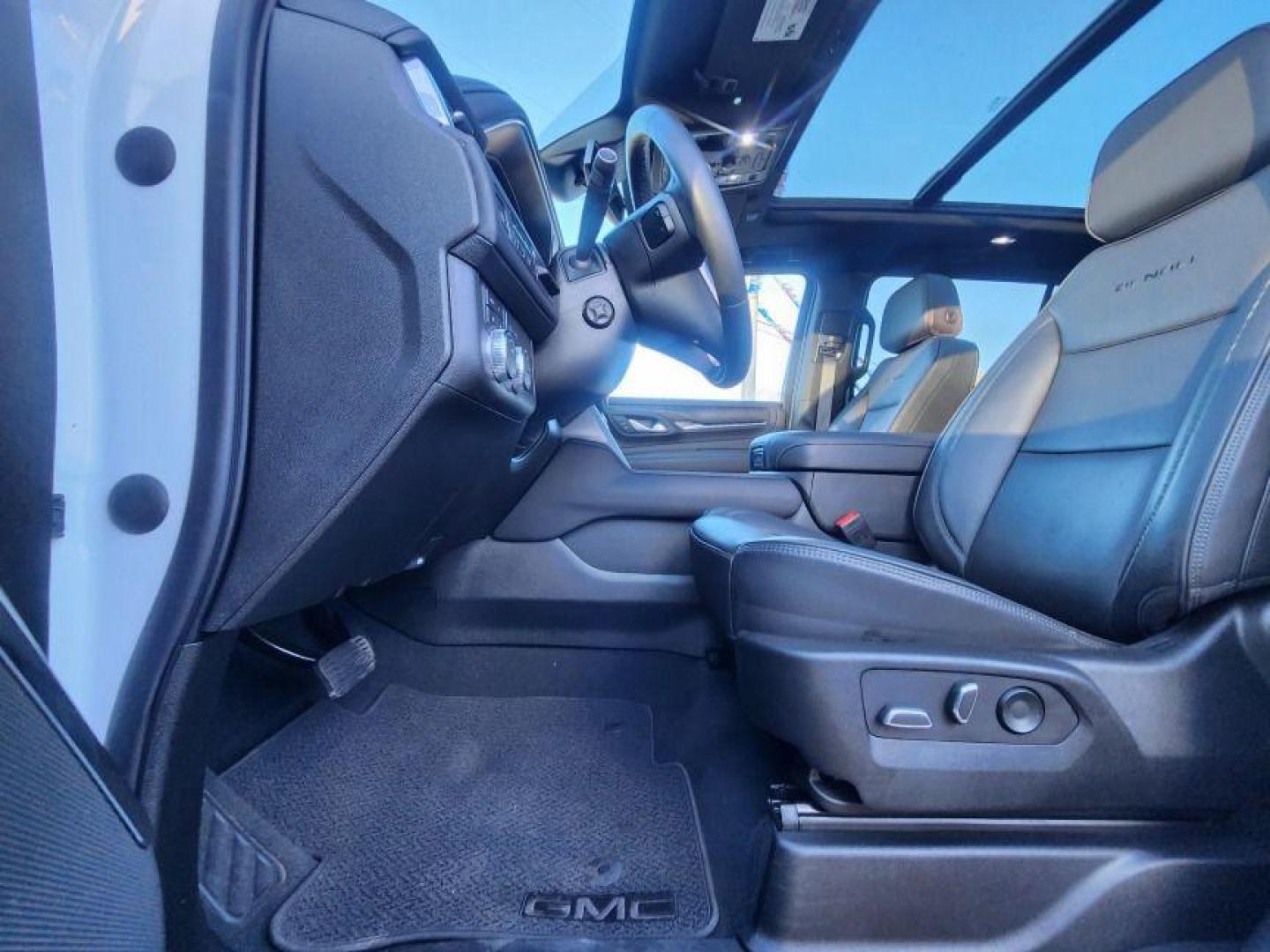 2023 WHITE GMC YUKON XL DENALI - 4WD (1GKS2JKL7PR) with an 6.2L engine, Automatic transmission, located at 101 S. Halleck St., DeMotte, 46310, (219) 987-2922, 41.202343, -87.198189 - Photo#5