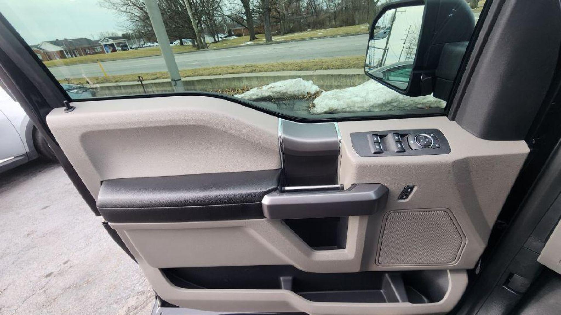 2020 BLACK FORD F150 SUPERCREW - 4WD (1FTEW1E57LK) with an 5.0L engine, Automatic transmission, located at 101 S. Halleck St., DeMotte, 46310, (219) 987-2922, 41.202343, -87.198189 - Photo#20