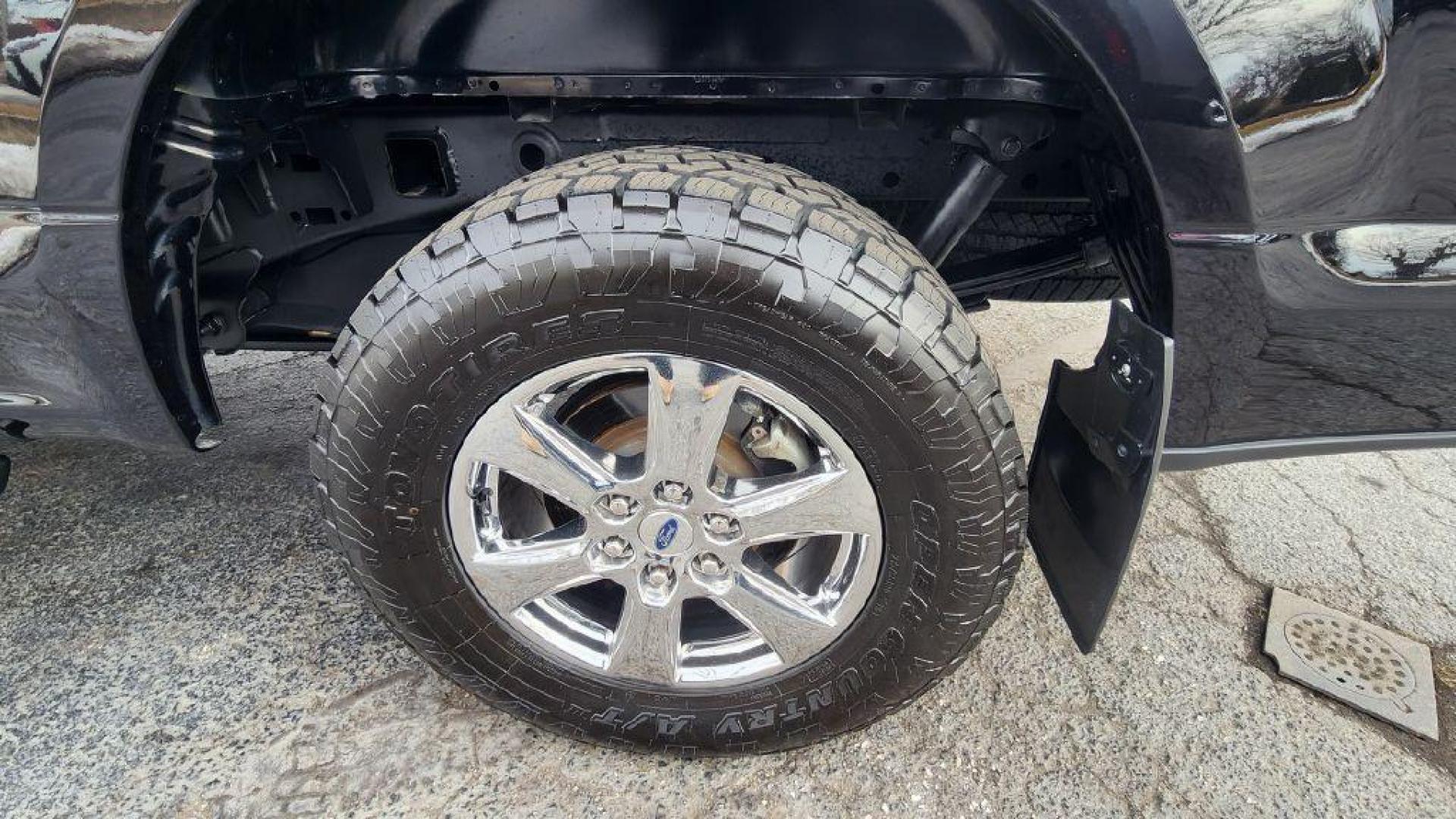 2020 BLACK FORD F150 SUPERCREW - 4WD (1FTEW1E57LK) with an 5.0L engine, Automatic transmission, located at 101 S. Halleck St., DeMotte, 46310, (219) 987-2922, 41.202343, -87.198189 - Photo#23