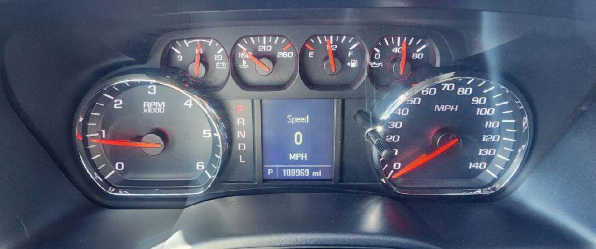 2019 WHITE CHEVROLET SILVERADO LD 15 BASE/LS - 4wd (2GCVKNEC4K1) with an 5.3L engine, Automatic transmission, located at 101 S. Halleck St., DeMotte, 46310, (219) 987-2922, 41.202343, -87.198189 - Photo#12