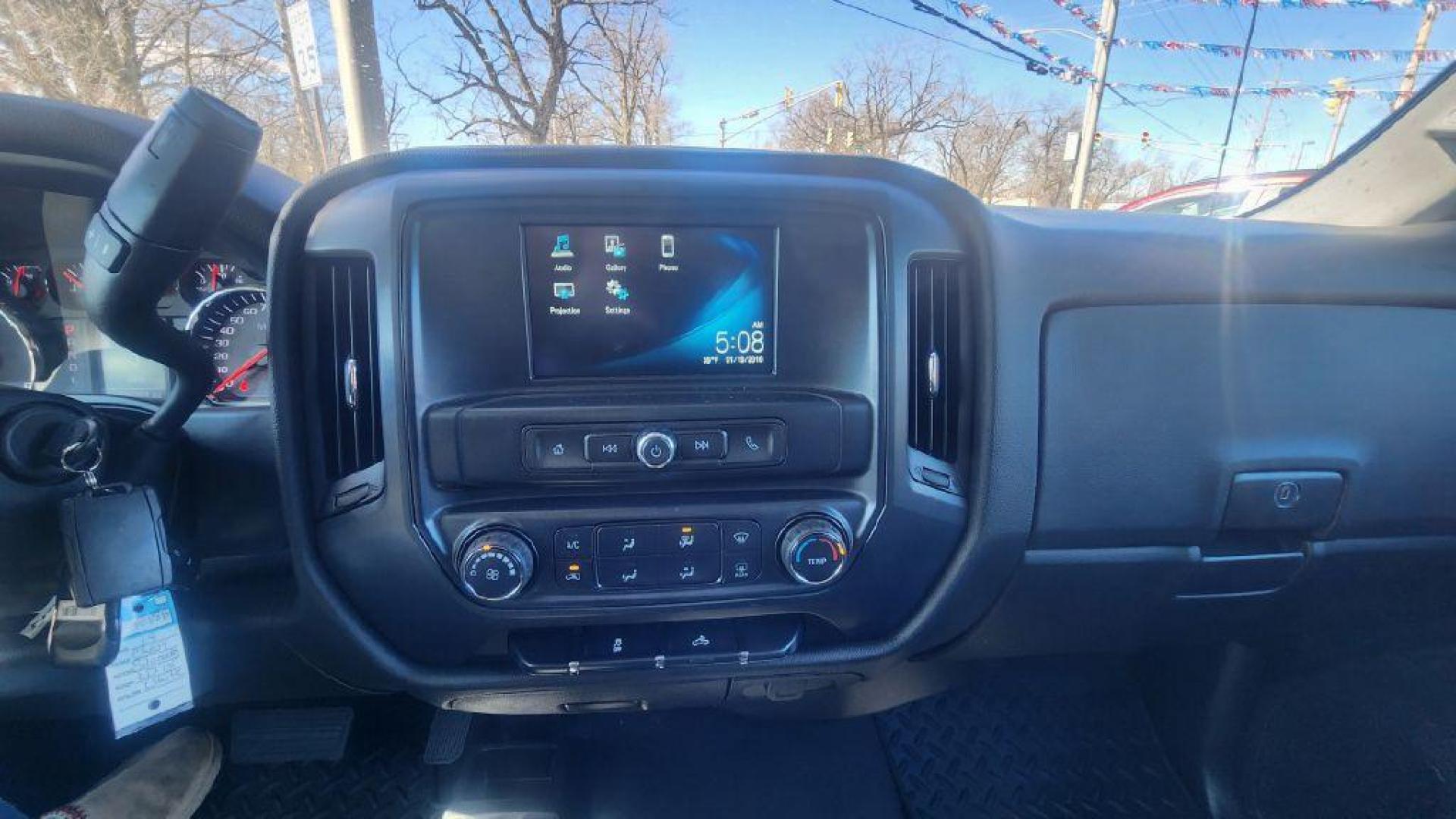 2019 WHITE CHEVROLET SILVERADO LD 15 BASE/LS - 4wd (2GCVKNEC4K1) with an 5.3L engine, Automatic transmission, located at 101 S. Halleck St., DeMotte, 46310, (219) 987-2922, 41.202343, -87.198189 - Photo#14