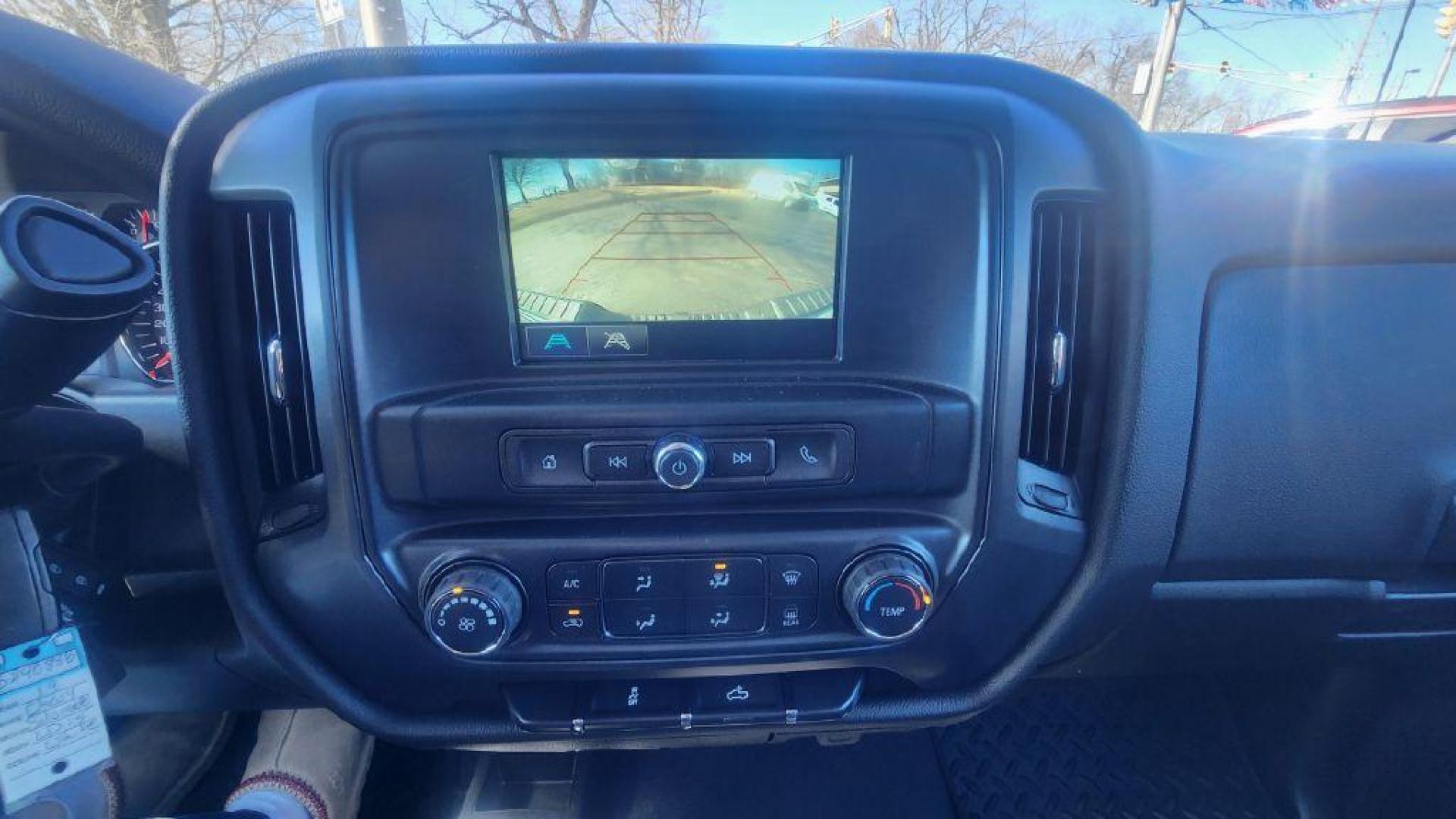 2019 WHITE CHEVROLET SILVERADO LD 15 BASE/LS - 4wd (2GCVKNEC4K1) with an 5.3L engine, Automatic transmission, located at 101 S. Halleck St., DeMotte, 46310, (219) 987-2922, 41.202343, -87.198189 - Photo#16