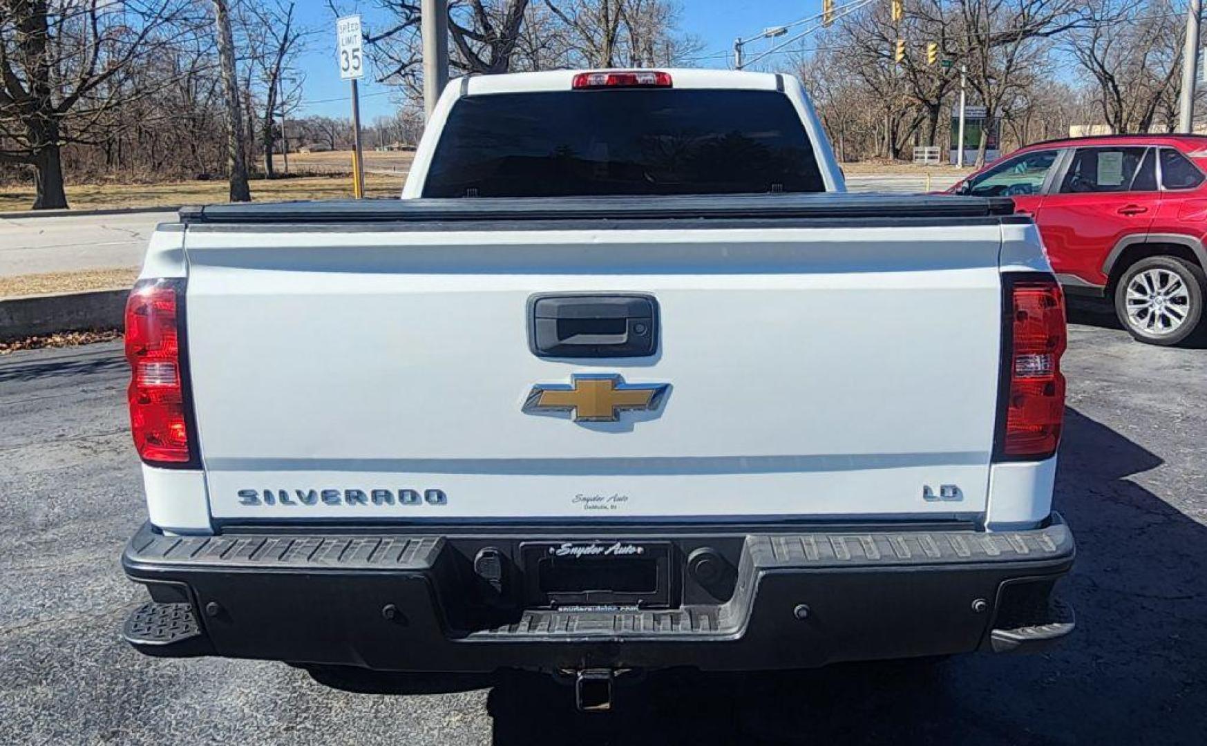 2019 WHITE CHEVROLET SILVERADO LD 15 BASE/LS - 4wd (2GCVKNEC4K1) with an 5.3L engine, Automatic transmission, located at 101 S. Halleck St., DeMotte, 46310, (219) 987-2922, 41.202343, -87.198189 - Photo#3