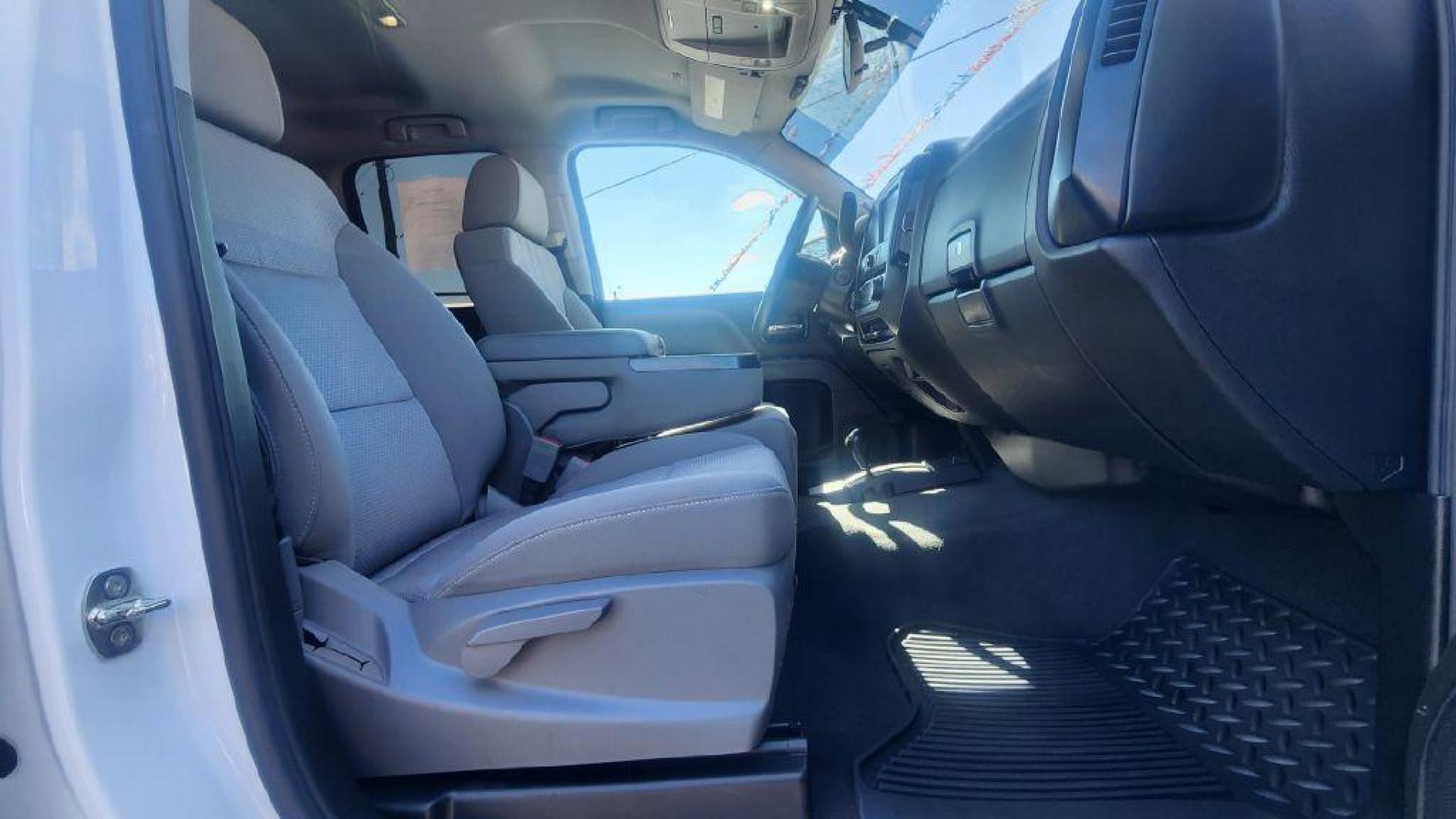 2019 WHITE CHEVROLET SILVERADO LD 15 BASE/LS - 4wd (2GCVKNEC4K1) with an 5.3L engine, Automatic transmission, located at 101 S. Halleck St., DeMotte, 46310, (219) 987-2922, 41.202343, -87.198189 - Photo#8