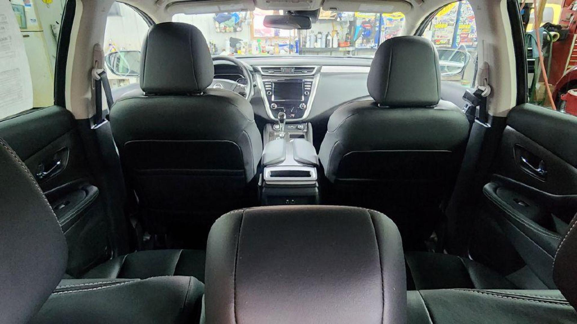 2023 GRAY NISSAN MURANO SV - AWD (5N1AZ2BS9PC) with an 3.5L engine, Automatic transmission, located at 101 S. Halleck St., DeMotte, 46310, (219) 987-2922, 41.202343, -87.198189 - Photo#16