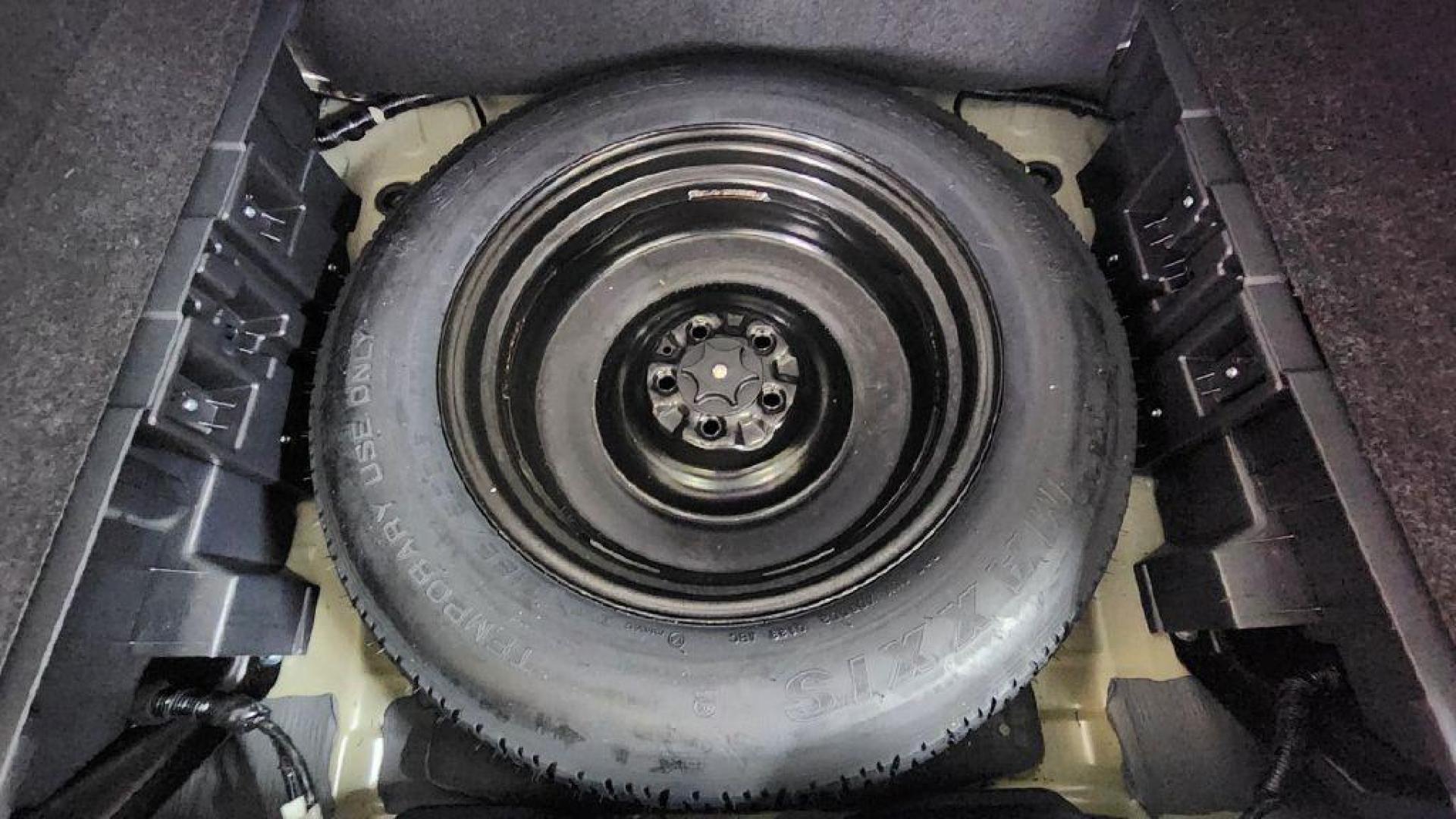 2023 GRAY NISSAN MURANO SV - AWD (5N1AZ2BS9PC) with an 3.5L engine, Automatic transmission, located at 101 S. Halleck St., DeMotte, 46310, (219) 987-2922, 41.202343, -87.198189 - Photo#19